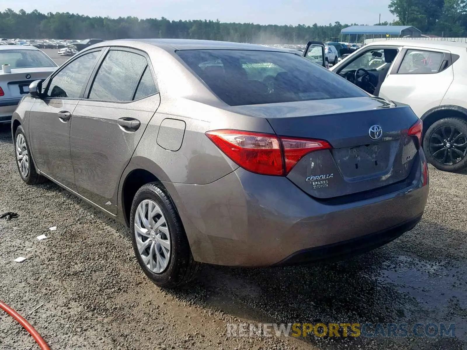 3 Photograph of a damaged car 2T1BURHE8KC204958 TOYOTA COROLLA 2019