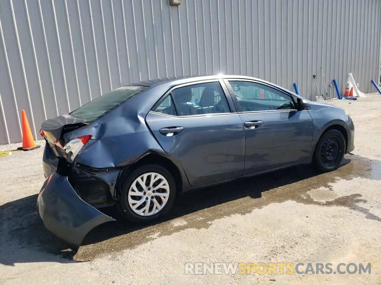 3 Photograph of a damaged car 2T1BURHE8KC207066 TOYOTA COROLLA 2019