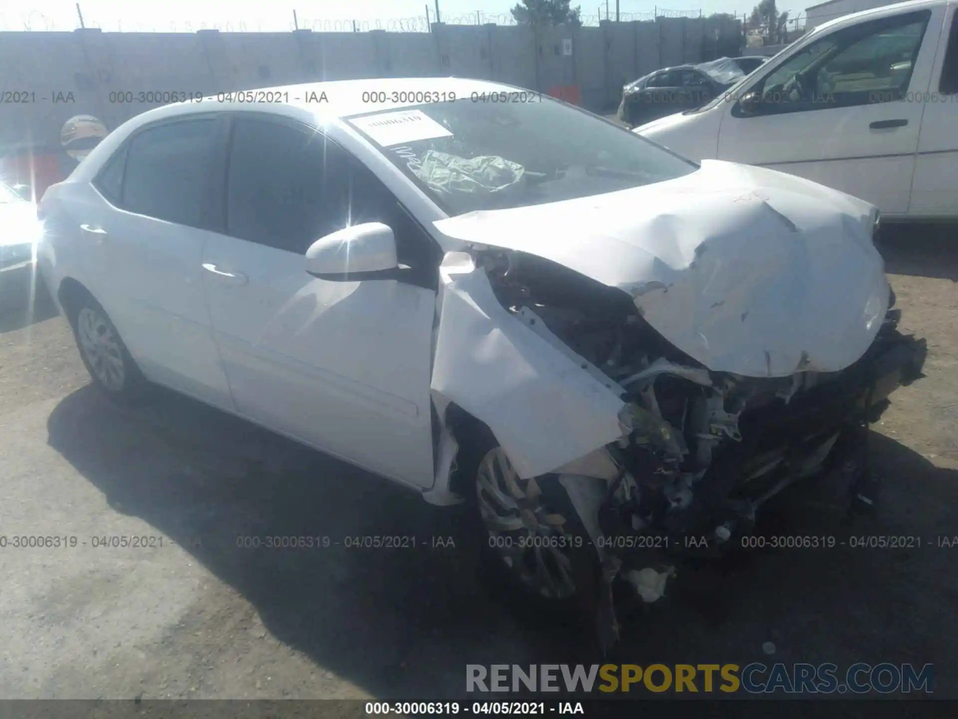 1 Photograph of a damaged car 2T1BURHE8KC215670 TOYOTA COROLLA 2019