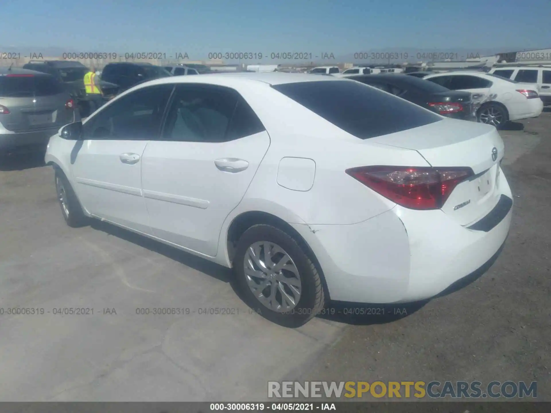 3 Photograph of a damaged car 2T1BURHE8KC215670 TOYOTA COROLLA 2019