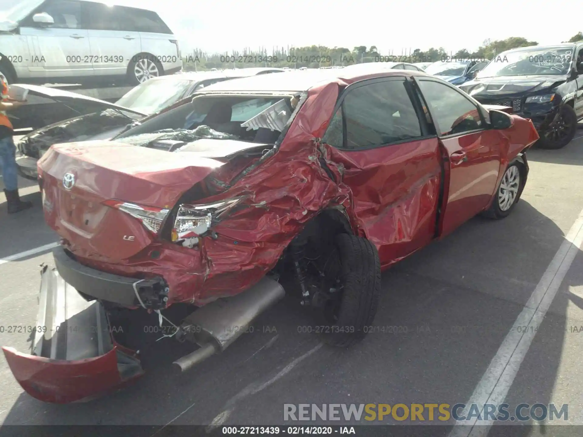 4 Photograph of a damaged car 2T1BURHE8KC215748 TOYOTA COROLLA 2019