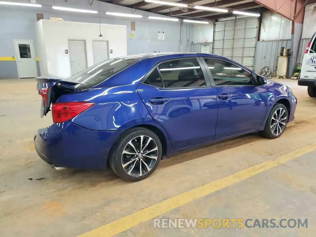 3 Photograph of a damaged car 2T1BURHE8KC216320 TOYOTA COROLLA 2019
