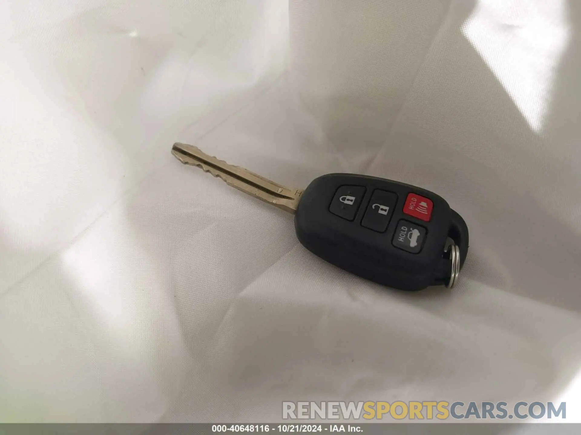 11 Photograph of a damaged car 2T1BURHE8KC220061 TOYOTA COROLLA 2019