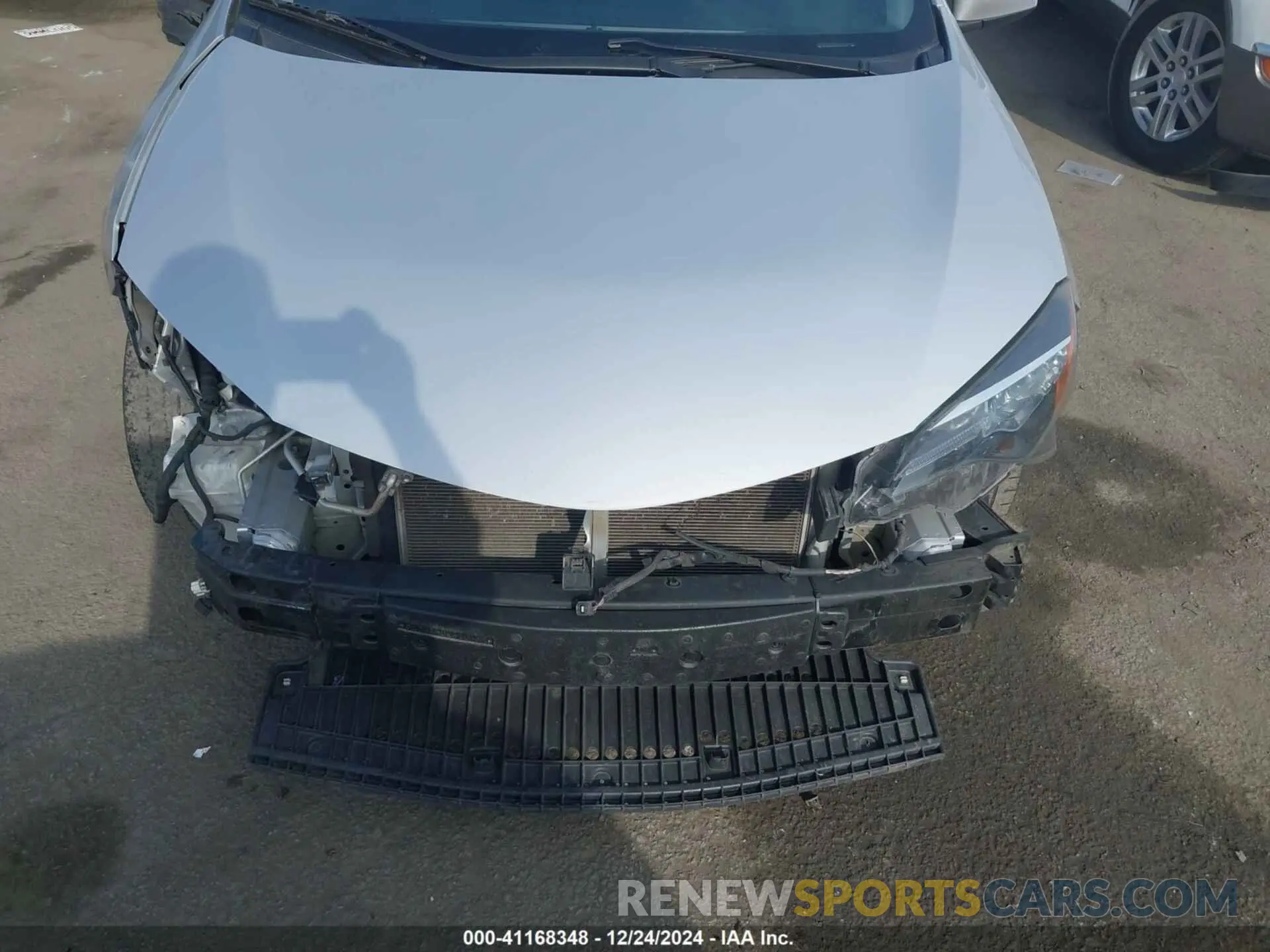 6 Photograph of a damaged car 2T1BURHE8KC226104 TOYOTA COROLLA 2019