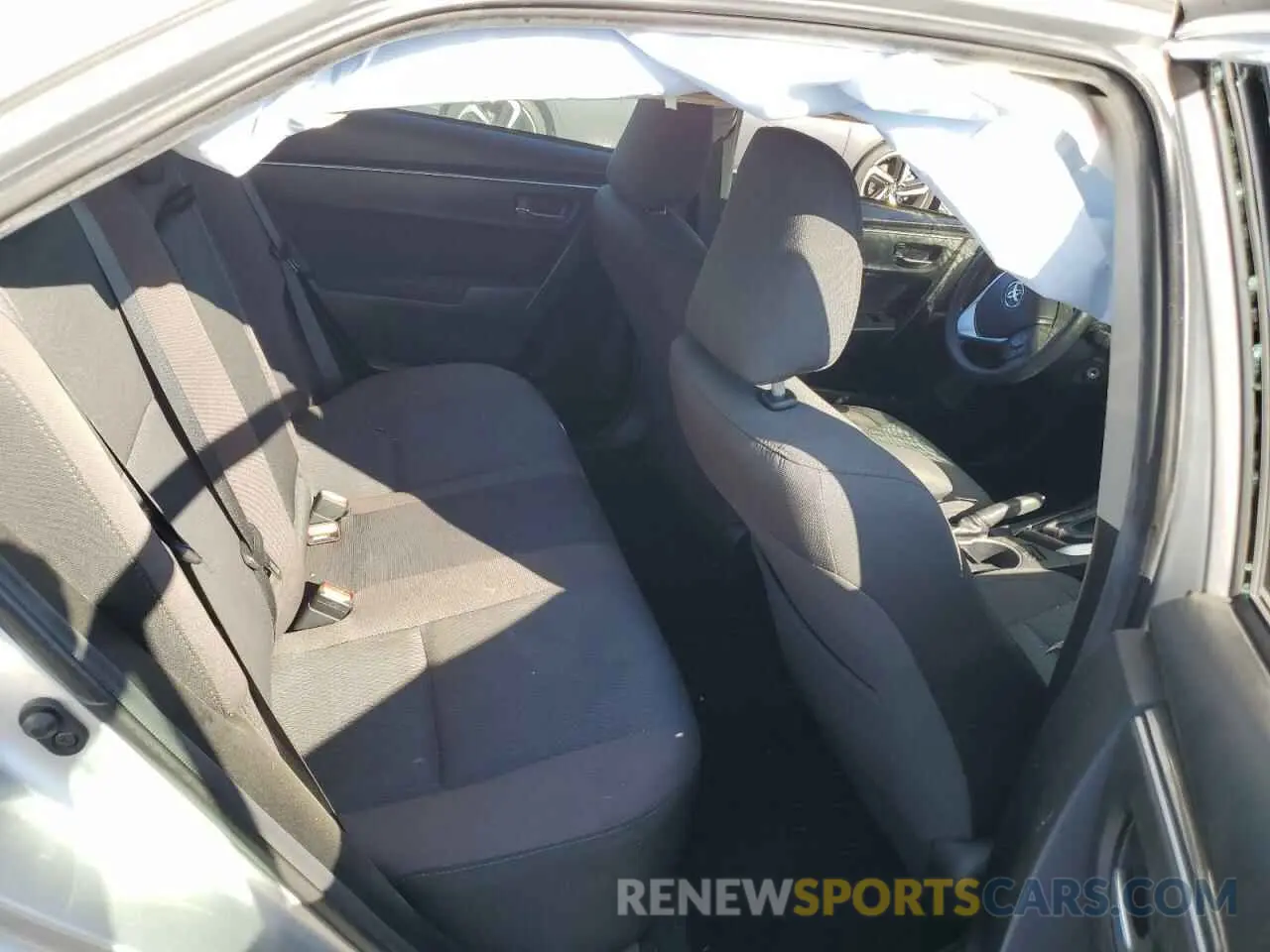 10 Photograph of a damaged car 2T1BURHE8KC229519 TOYOTA COROLLA 2019