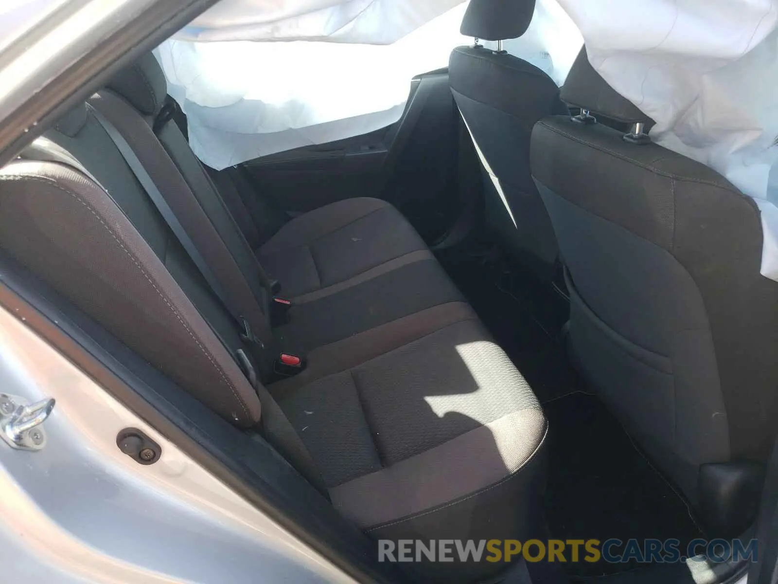 6 Photograph of a damaged car 2T1BURHE8KC230248 TOYOTA COROLLA 2019