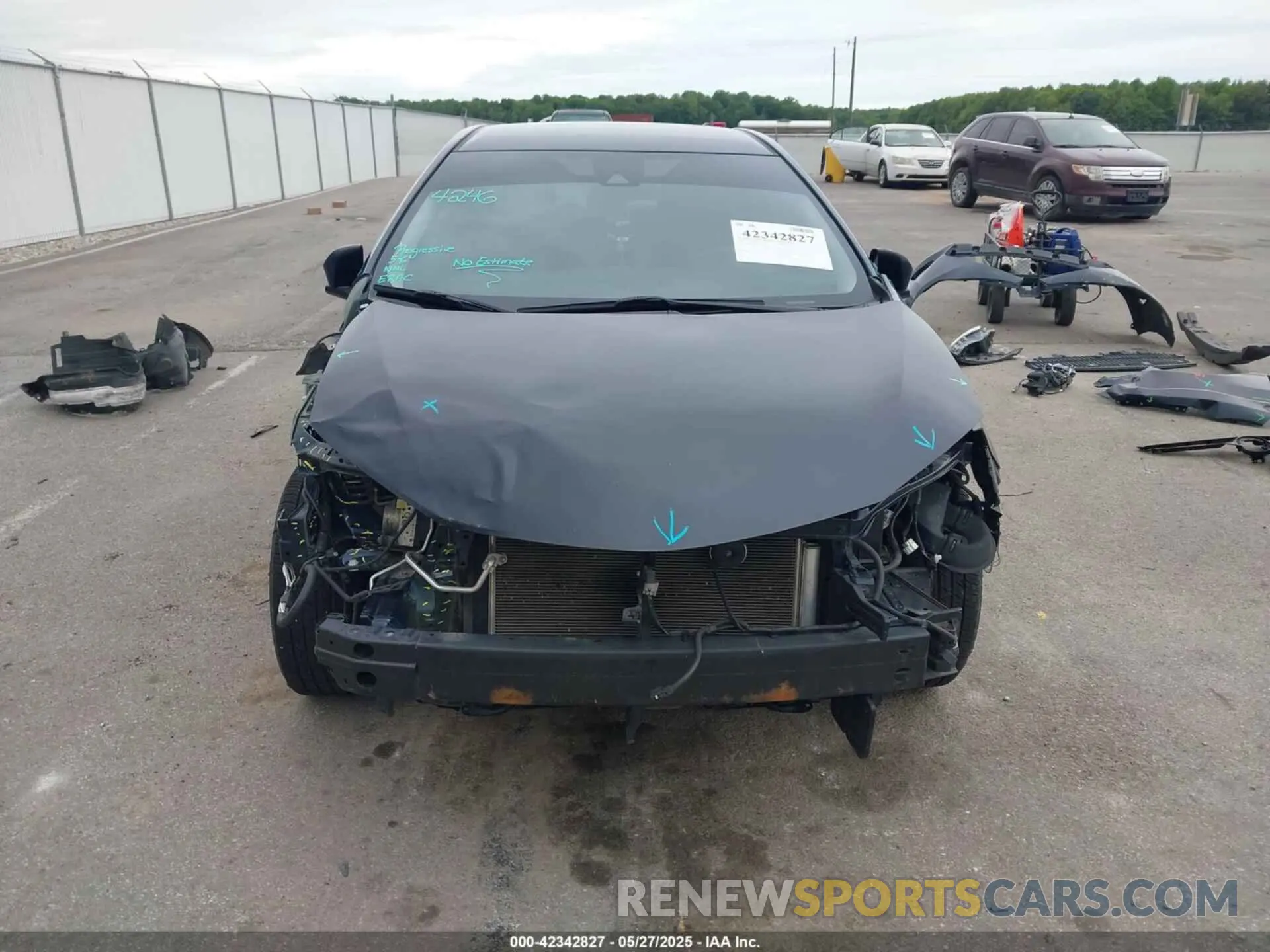 13 Photograph of a damaged car 2T1BURHE8KC232047 TOYOTA COROLLA 2019