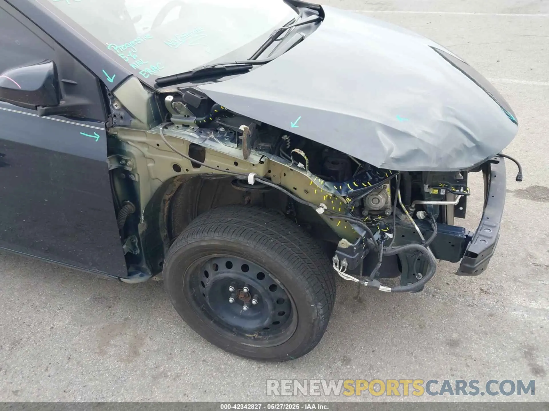 18 Photograph of a damaged car 2T1BURHE8KC232047 TOYOTA COROLLA 2019