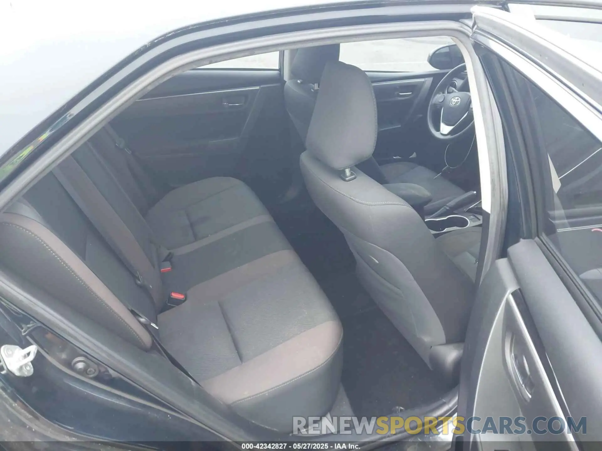 8 Photograph of a damaged car 2T1BURHE8KC232047 TOYOTA COROLLA 2019