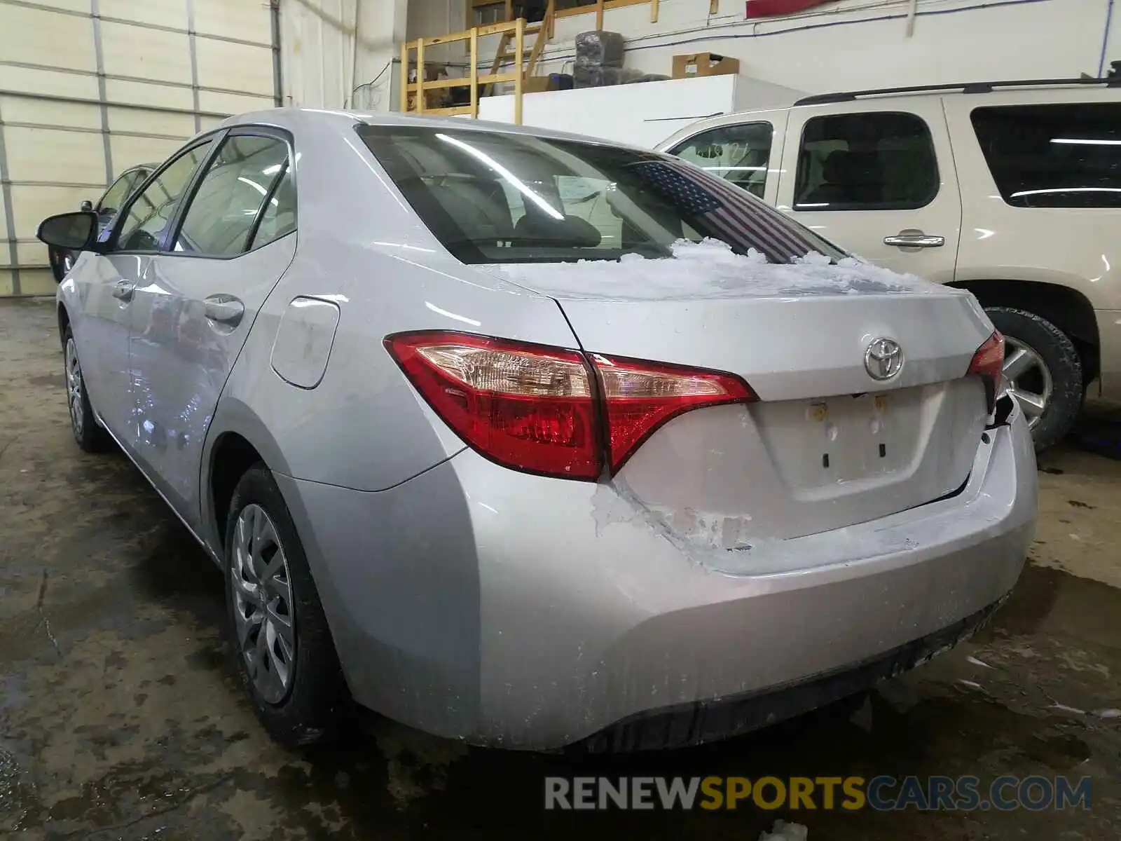 3 Photograph of a damaged car 2T1BURHE8KC232341 TOYOTA COROLLA 2019