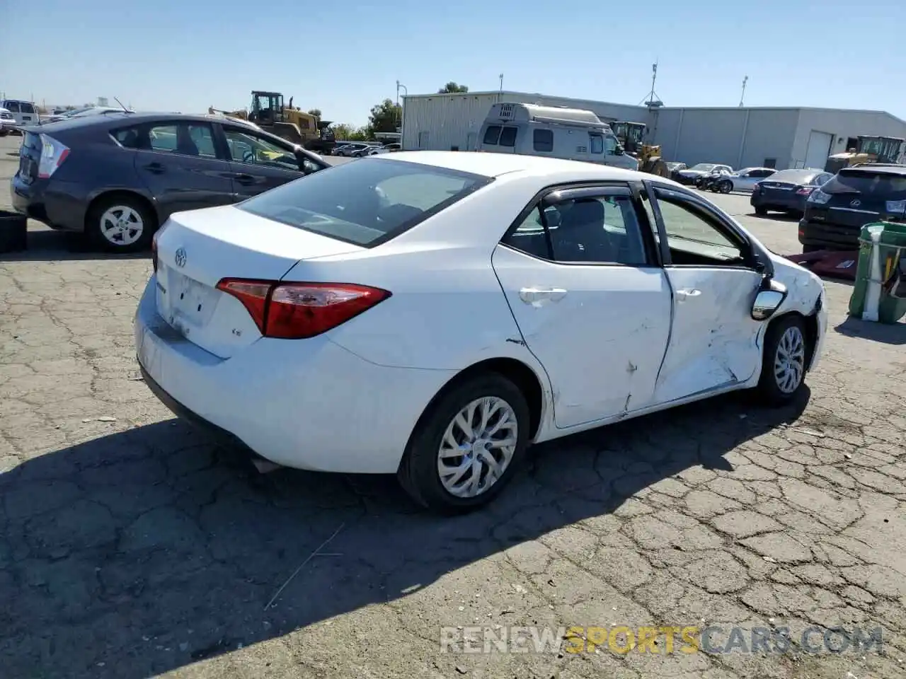 4 Photograph of a damaged car 2T1BURHE8KC233960 TOYOTA COROLLA 2019