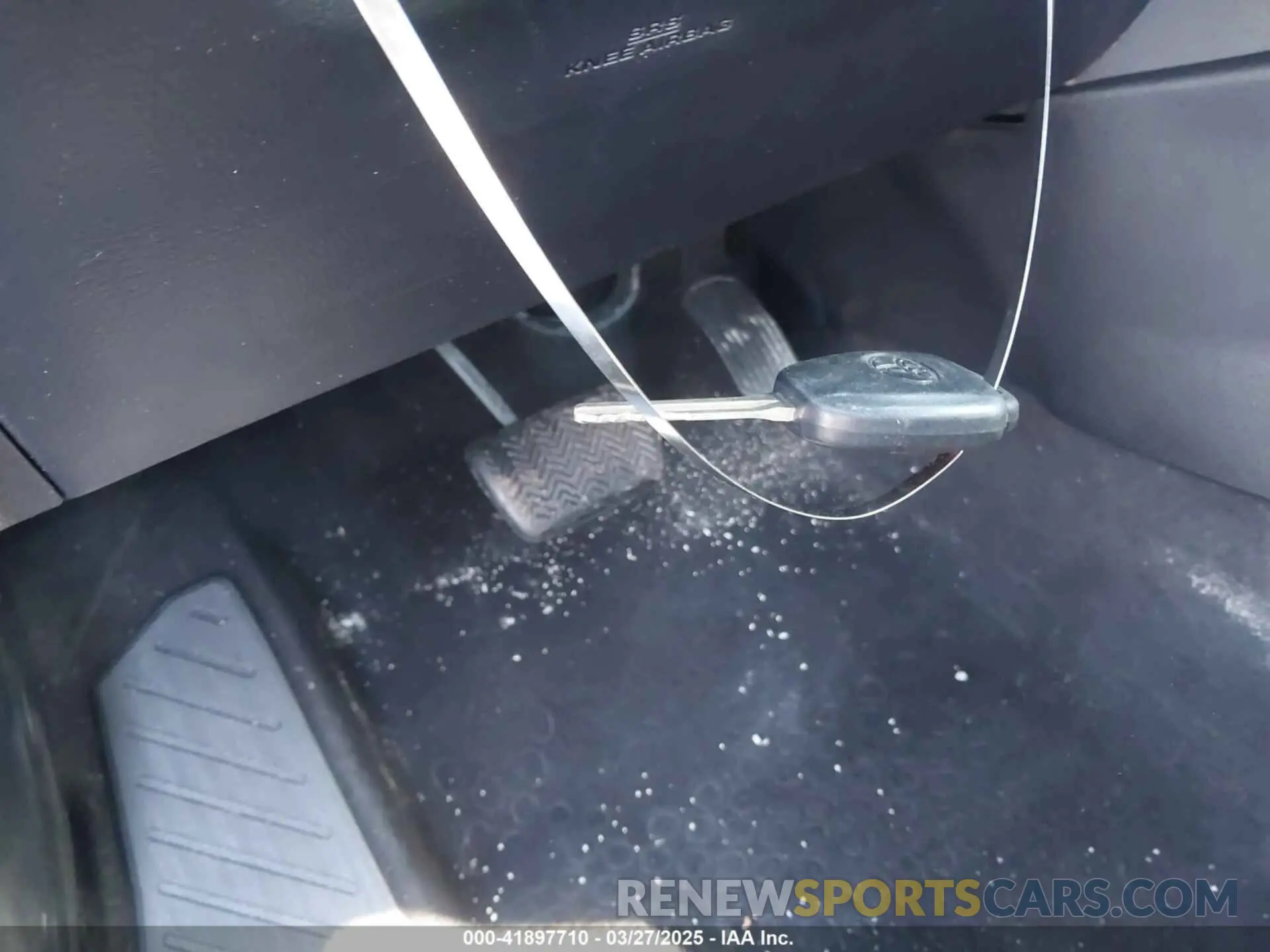 11 Photograph of a damaged car 2T1BURHE8KC234364 TOYOTA COROLLA 2019