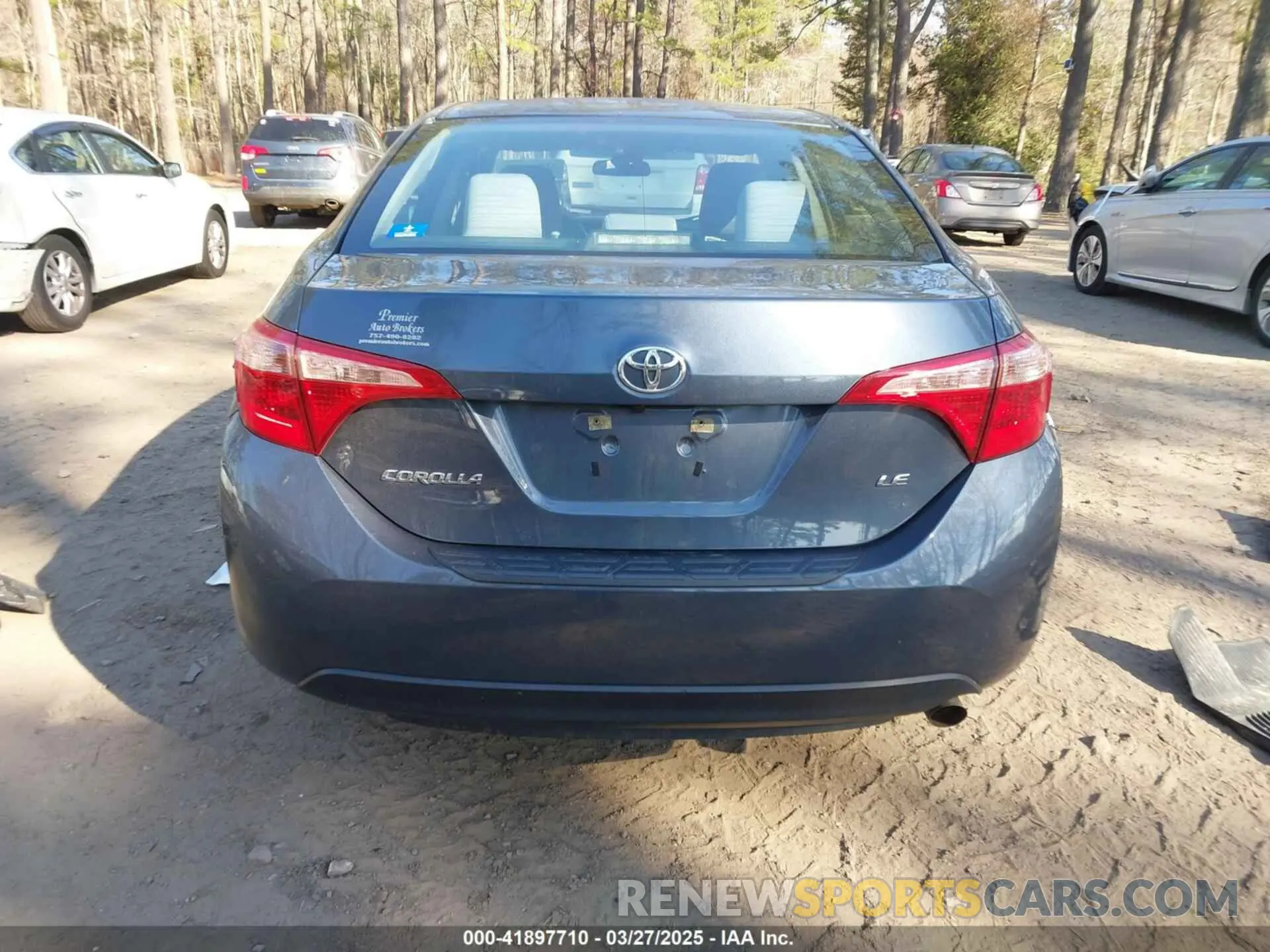 17 Photograph of a damaged car 2T1BURHE8KC234364 TOYOTA COROLLA 2019