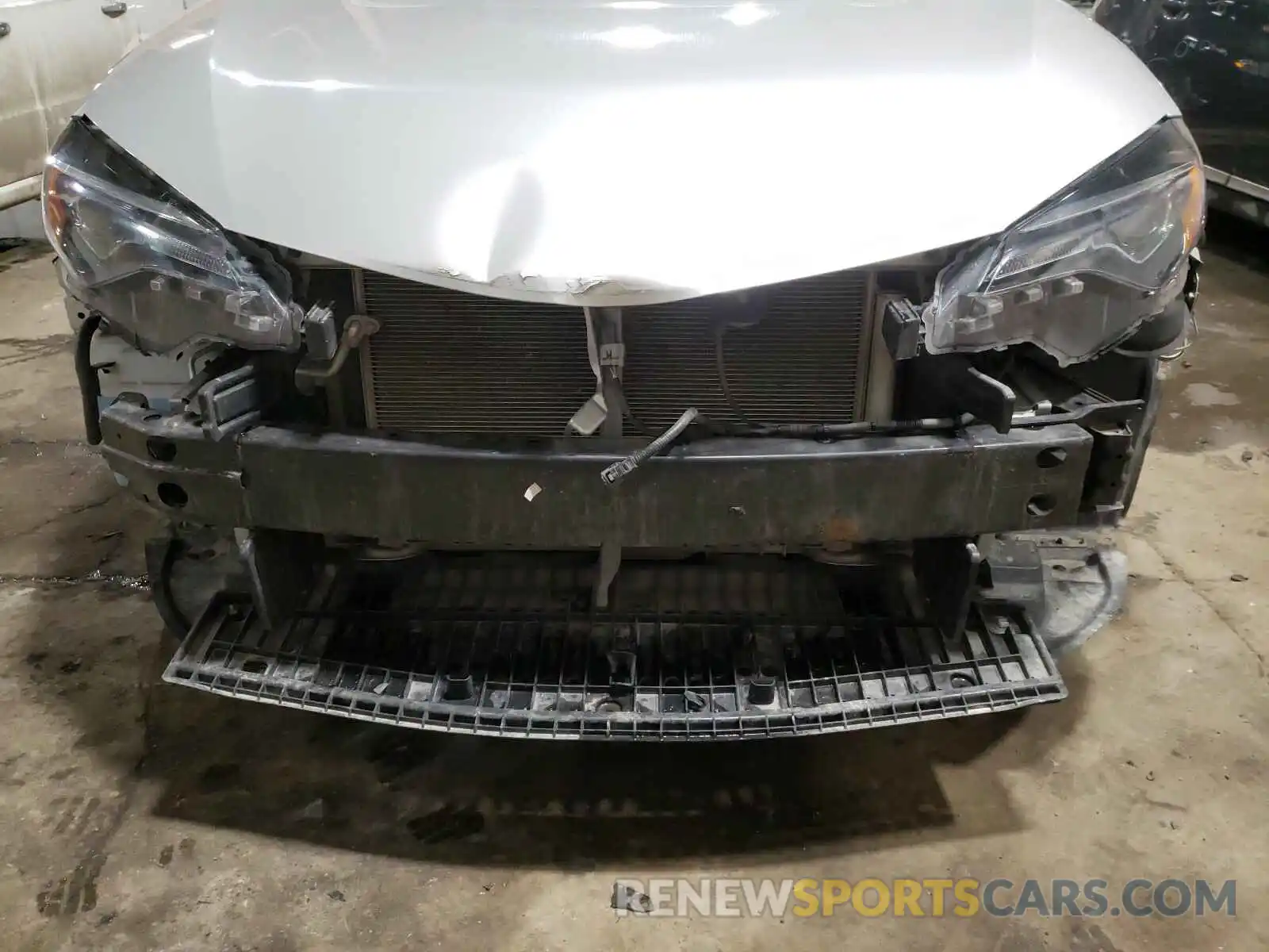 9 Photograph of a damaged car 2T1BURHE8KC236809 TOYOTA COROLLA 2019