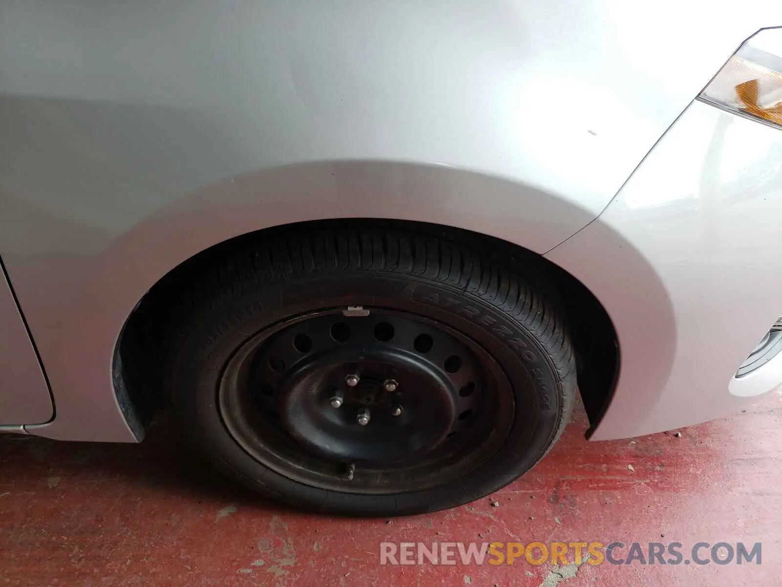 9 Photograph of a damaged car 2T1BURHE8KC242416 TOYOTA COROLLA 2019