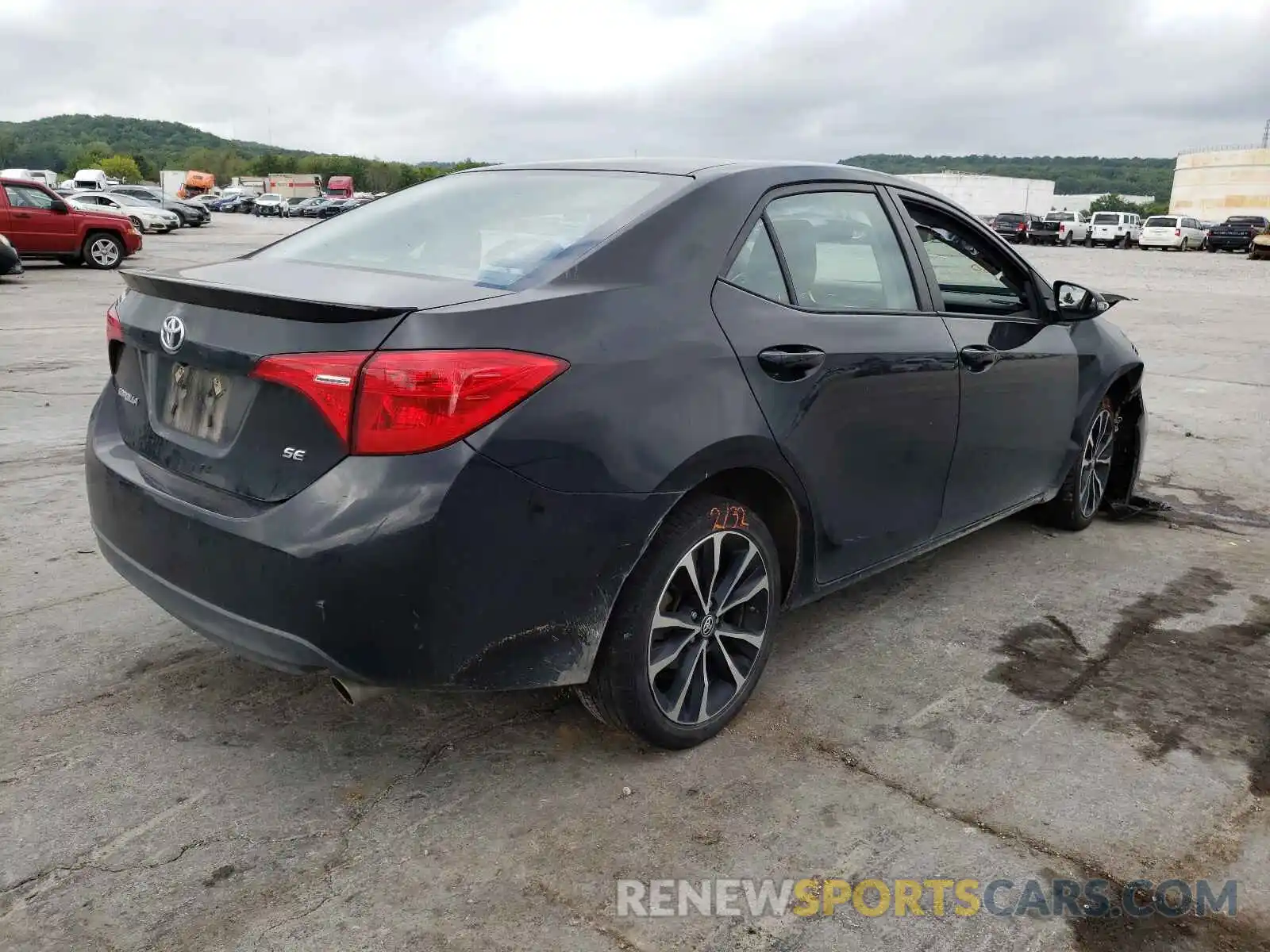 4 Photograph of a damaged car 2T1BURHE8KC242593 TOYOTA COROLLA 2019