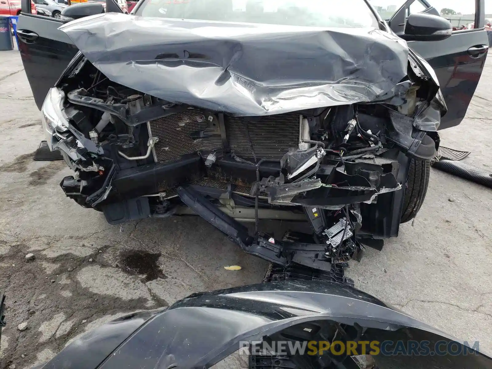 9 Photograph of a damaged car 2T1BURHE8KC242593 TOYOTA COROLLA 2019