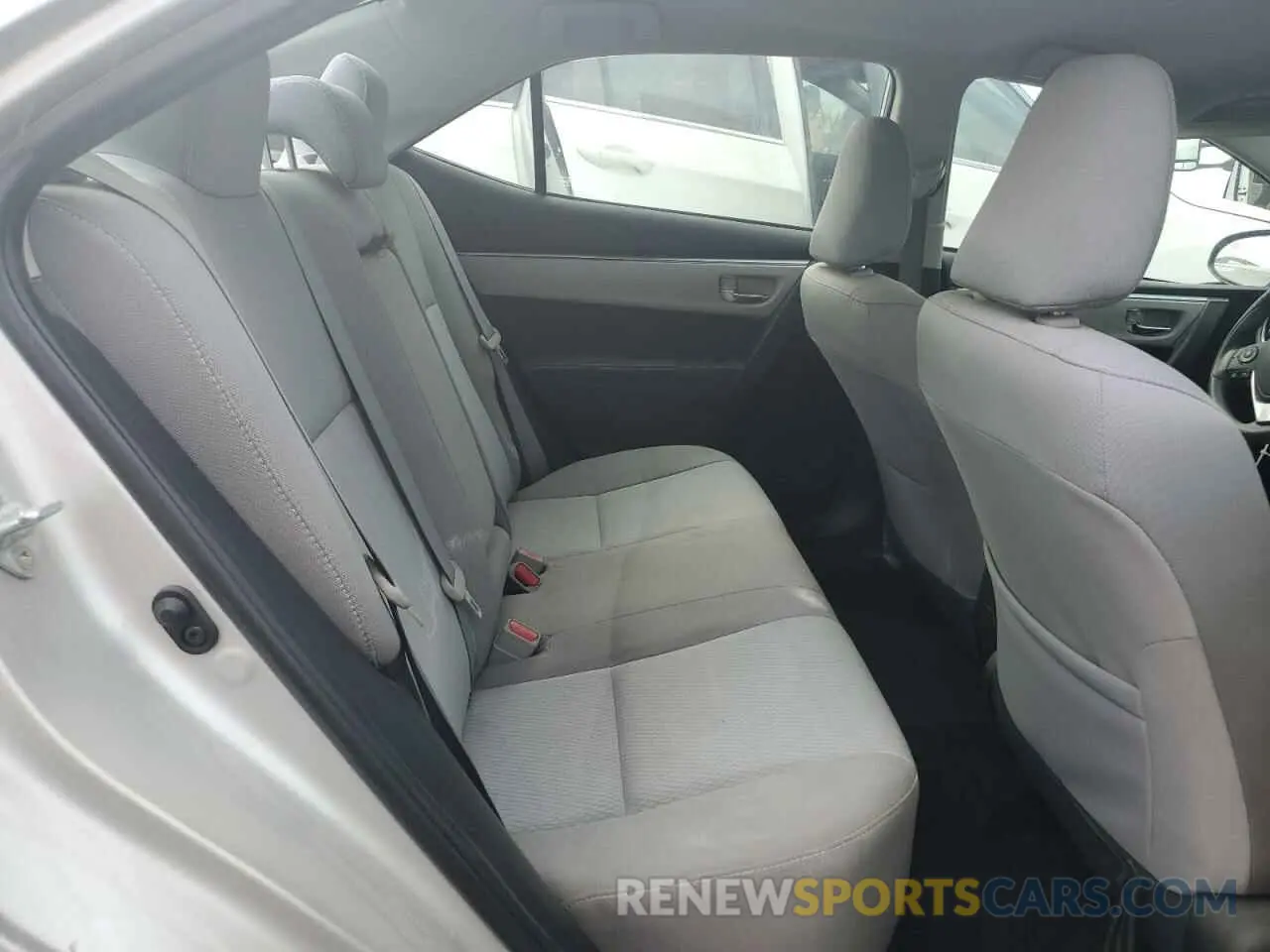10 Photograph of a damaged car 2T1BURHE9GC685293 TOYOTA COROLLA 2019