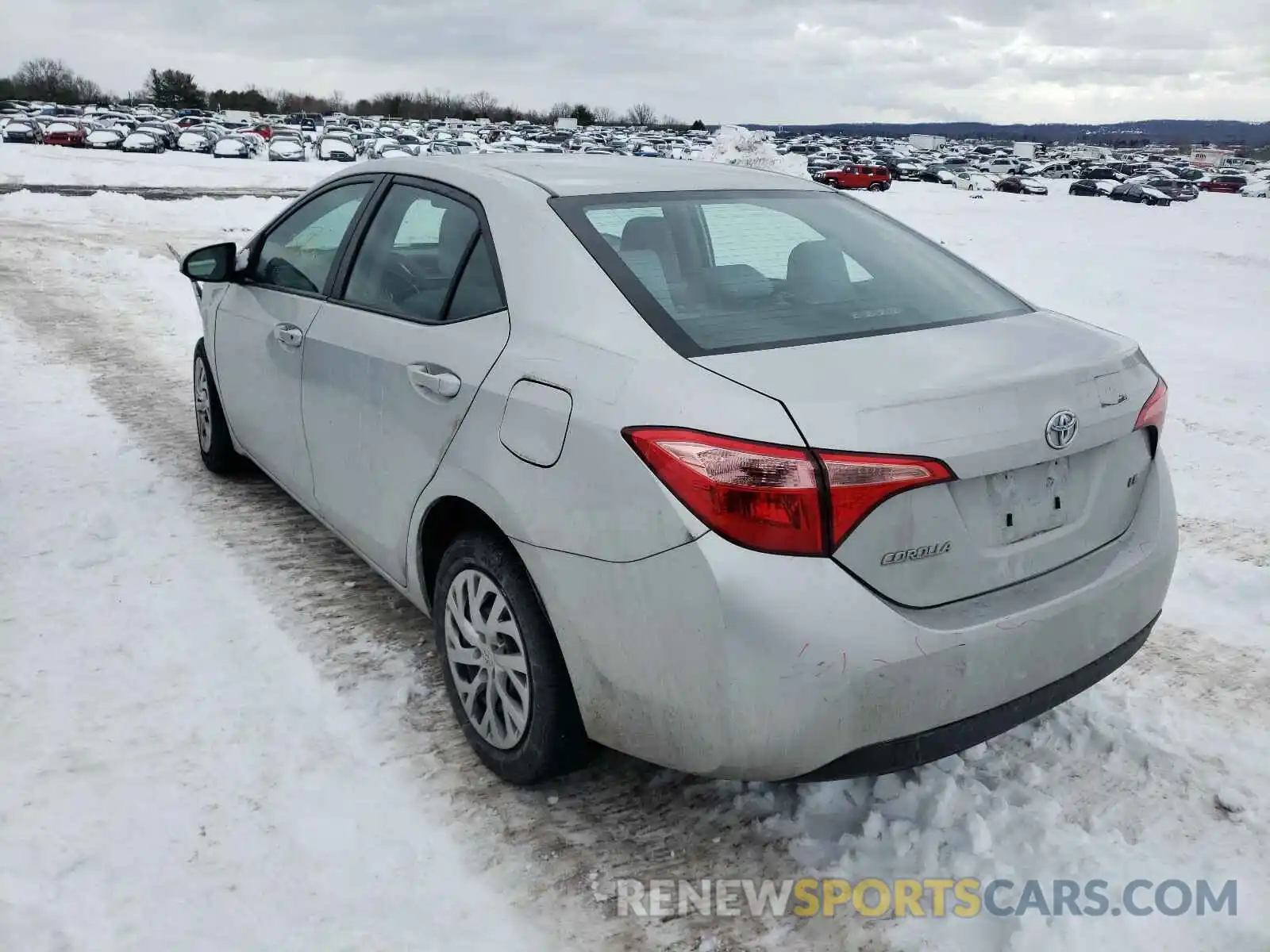 3 Photograph of a damaged car 2T1BURHE9KC127579 TOYOTA COROLLA 2019