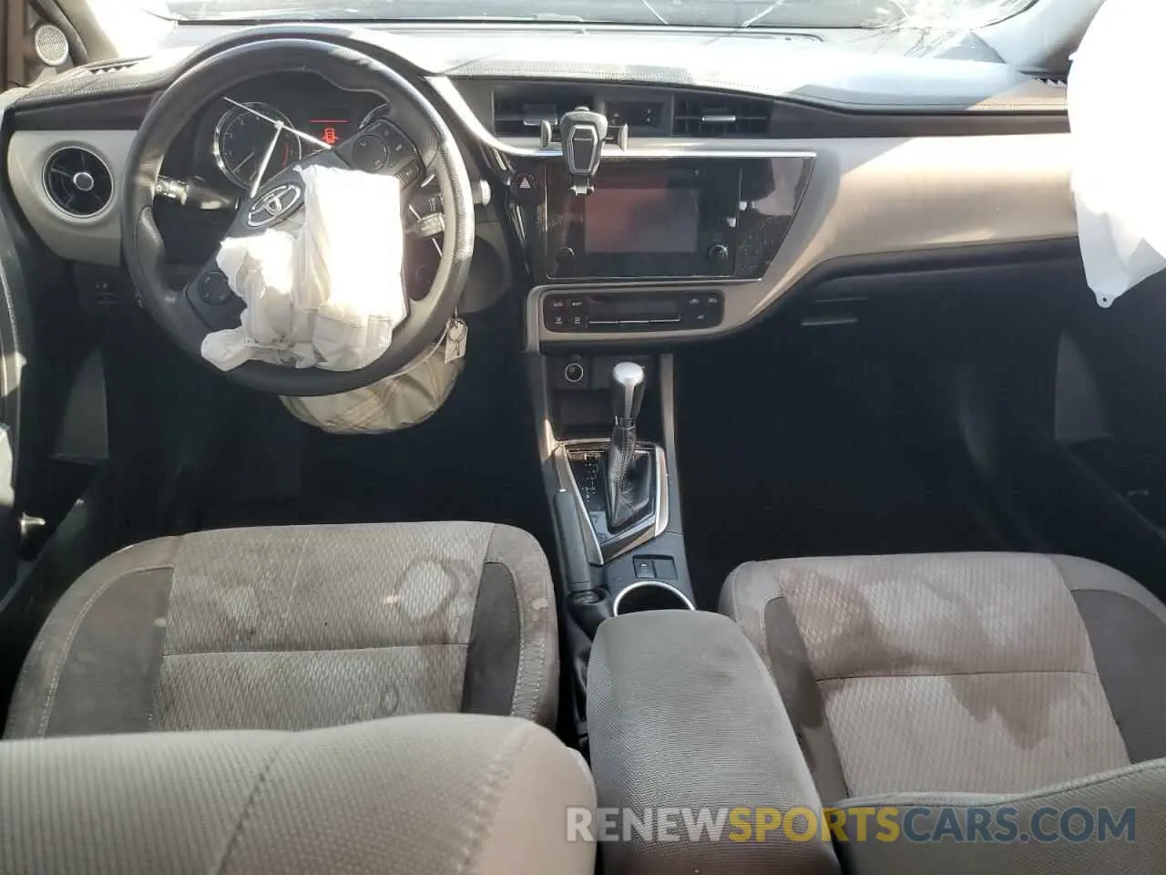 8 Photograph of a damaged car 2T1BURHE9KC130546 TOYOTA COROLLA 2019