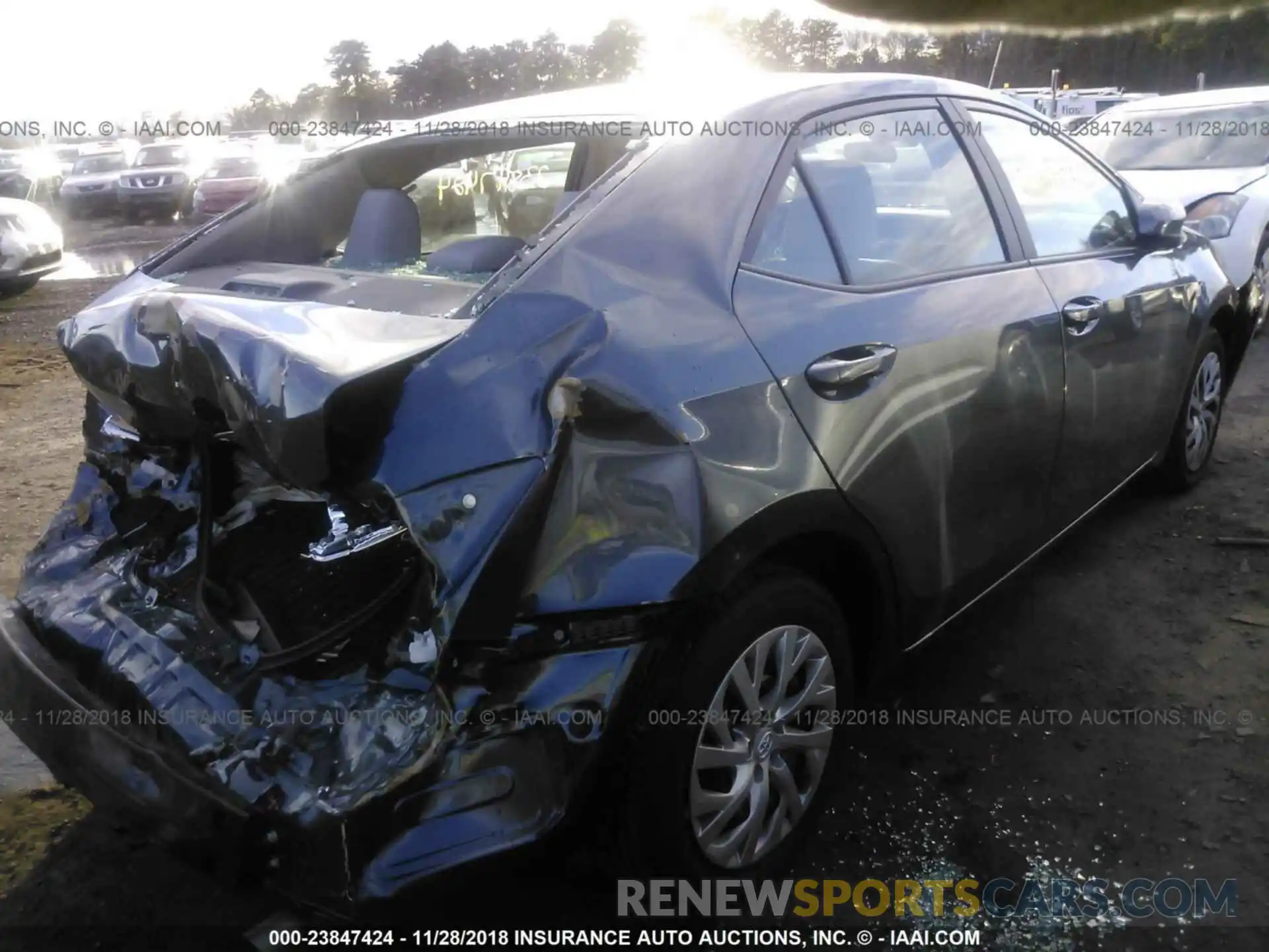 4 Photograph of a damaged car 2T1BURHE9KC131082 Toyota Corolla 2019