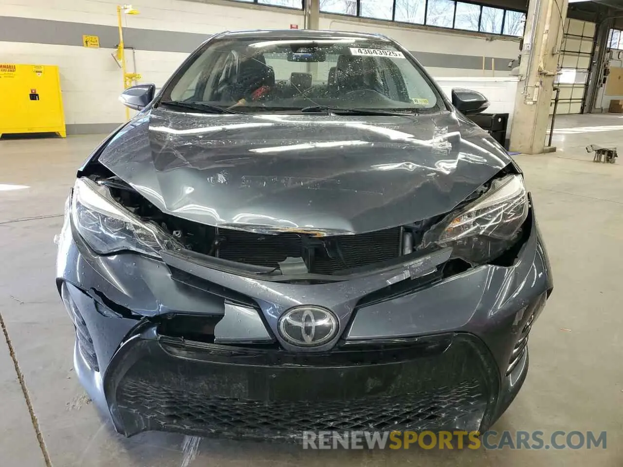 5 Photograph of a damaged car 2T1BURHE9KC136573 TOYOTA COROLLA 2019