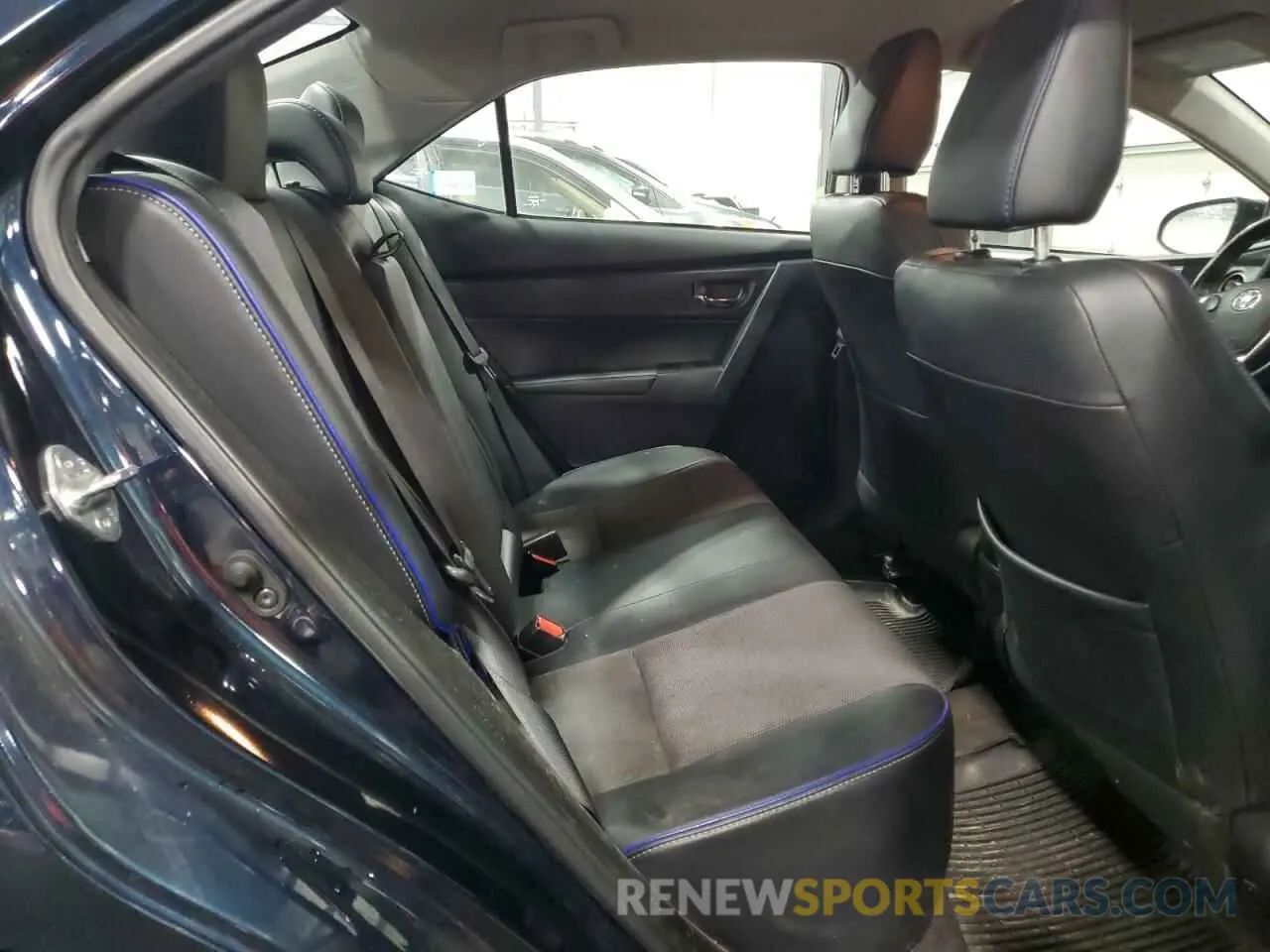 10 Photograph of a damaged car 2T1BURHE9KC137562 TOYOTA COROLLA 2019