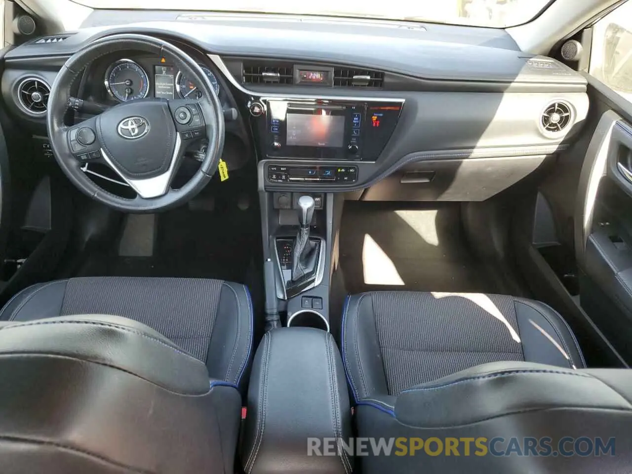8 Photograph of a damaged car 2T1BURHE9KC140106 TOYOTA COROLLA 2019