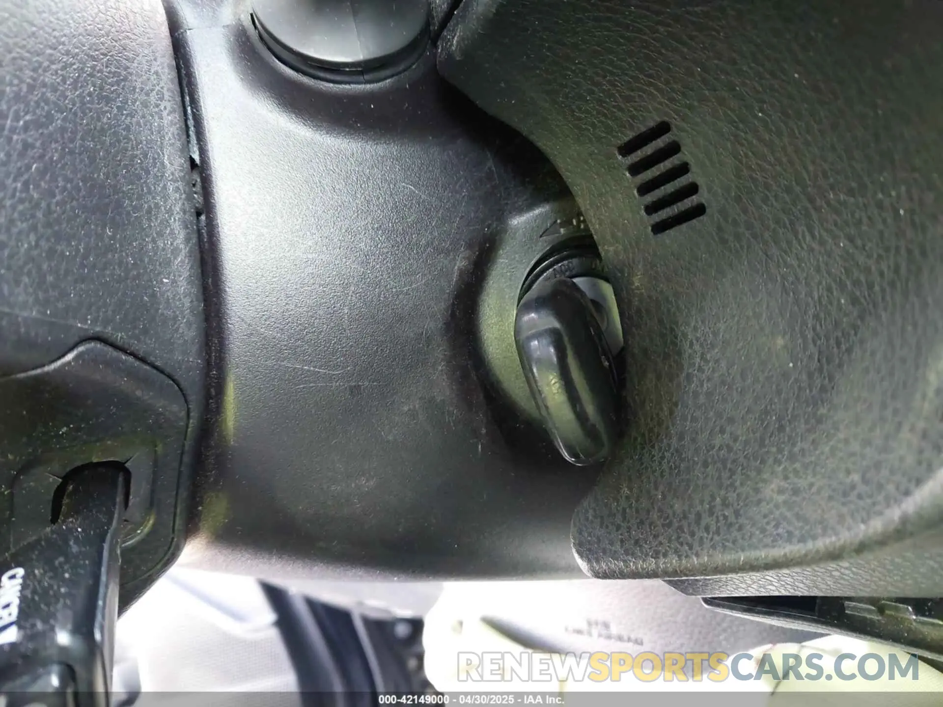 11 Photograph of a damaged car 2T1BURHE9KC140641 TOYOTA COROLLA 2019