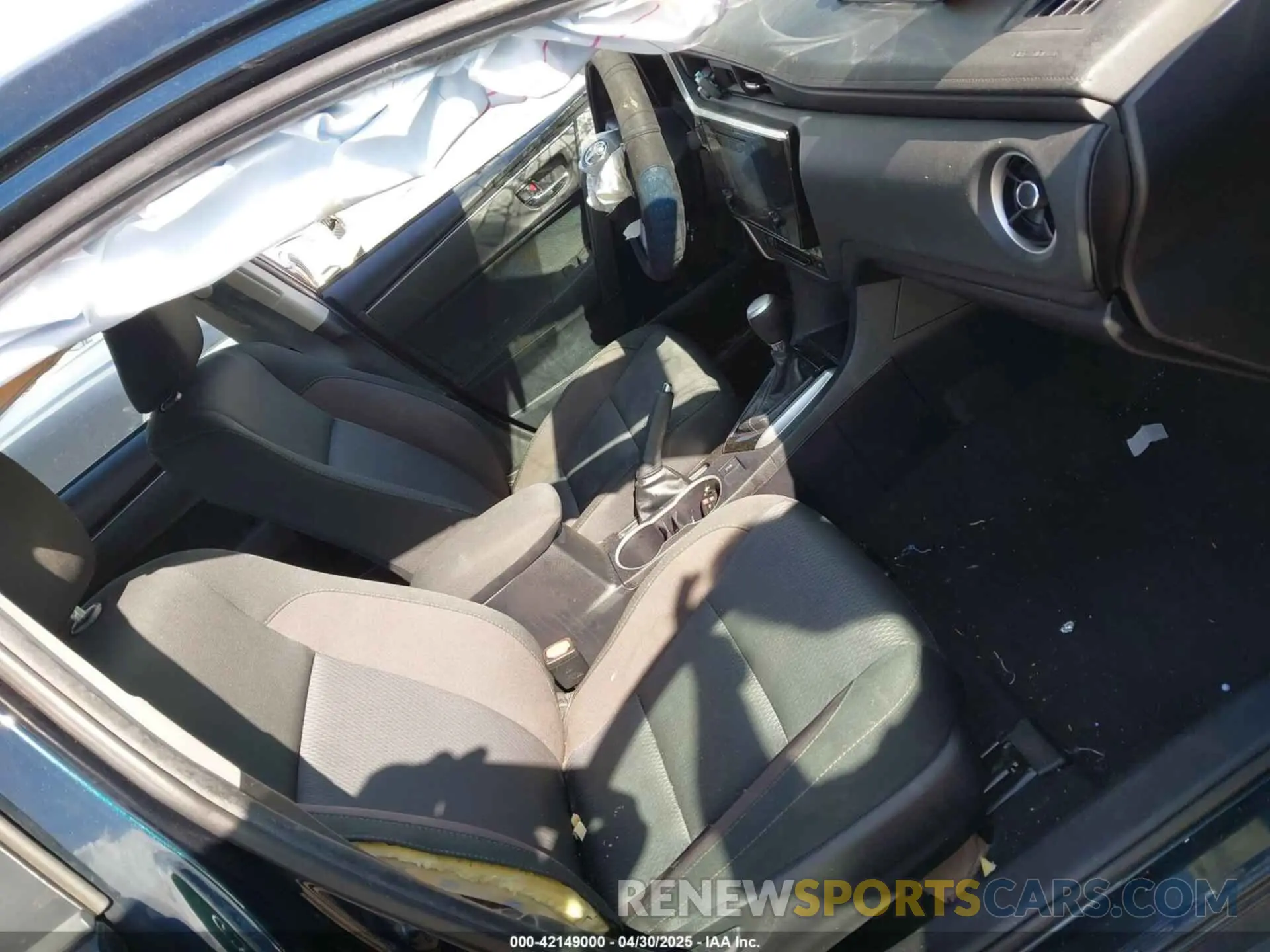 5 Photograph of a damaged car 2T1BURHE9KC140641 TOYOTA COROLLA 2019