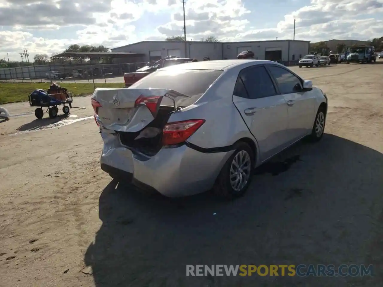 4 Photograph of a damaged car 2T1BURHE9KC142132 TOYOTA COROLLA 2019