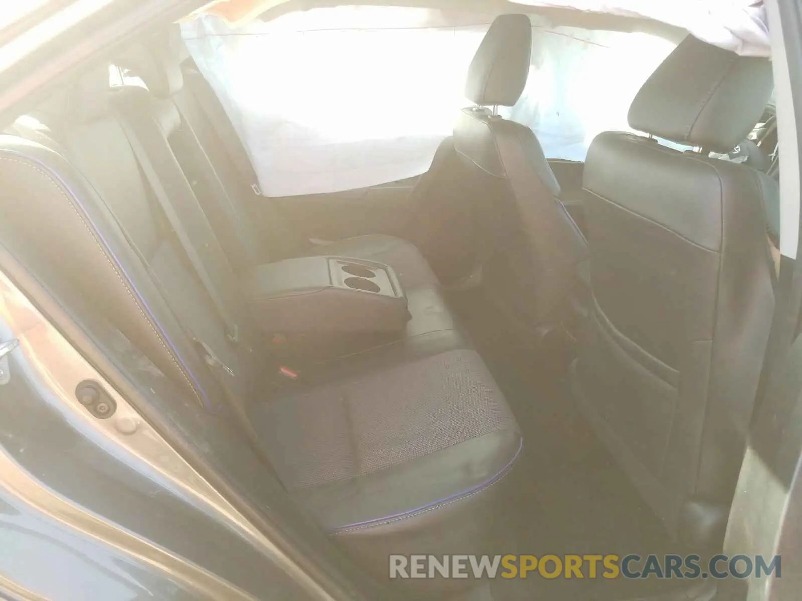 6 Photograph of a damaged car 2T1BURHE9KC142437 TOYOTA COROLLA 2019
