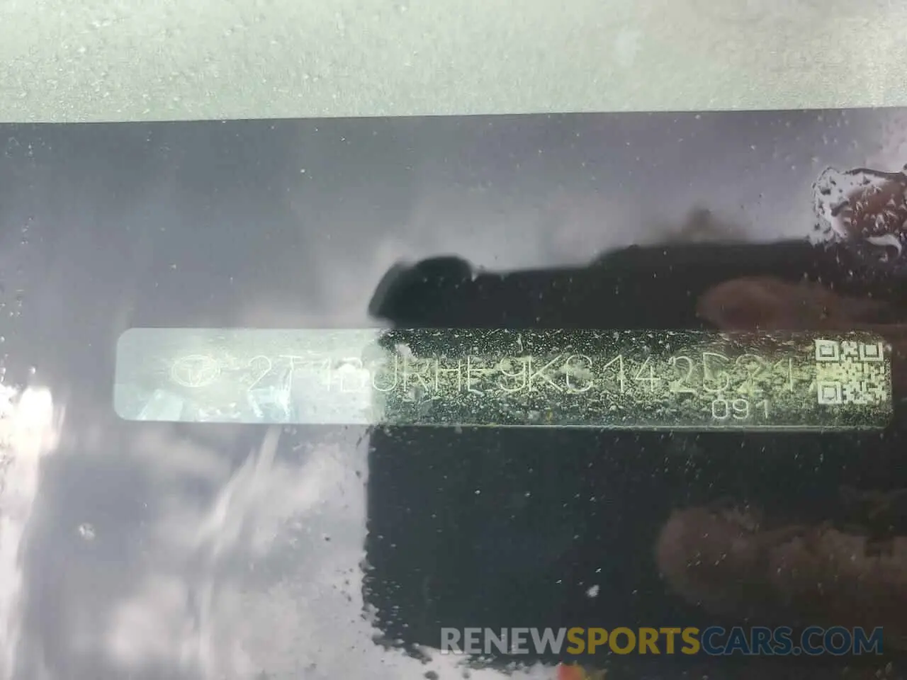 13 Photograph of a damaged car 2T1BURHE9KC142521 TOYOTA COROLLA 2019