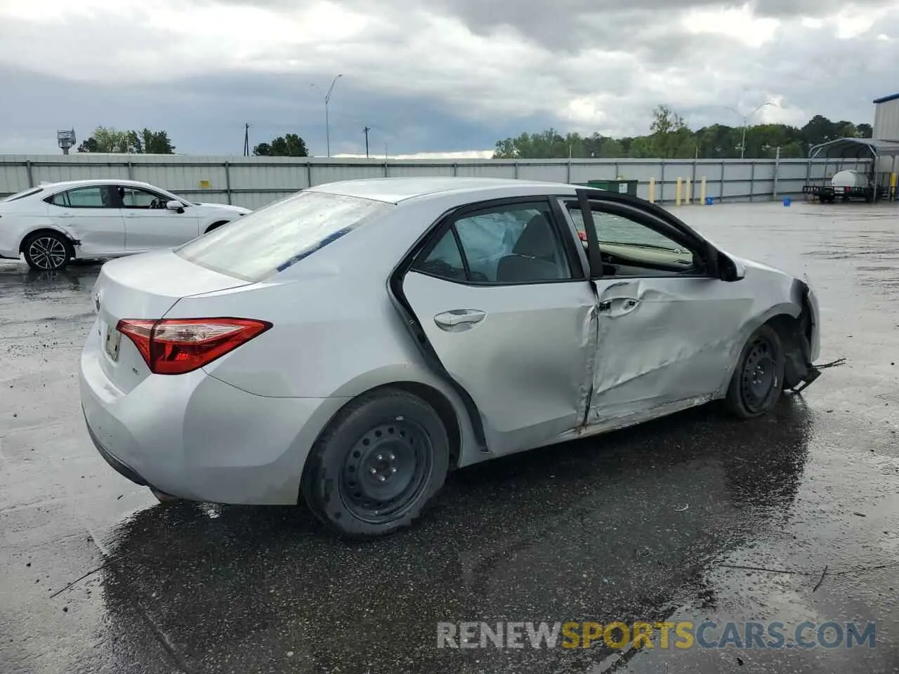3 Photograph of a damaged car 2T1BURHE9KC142521 TOYOTA COROLLA 2019