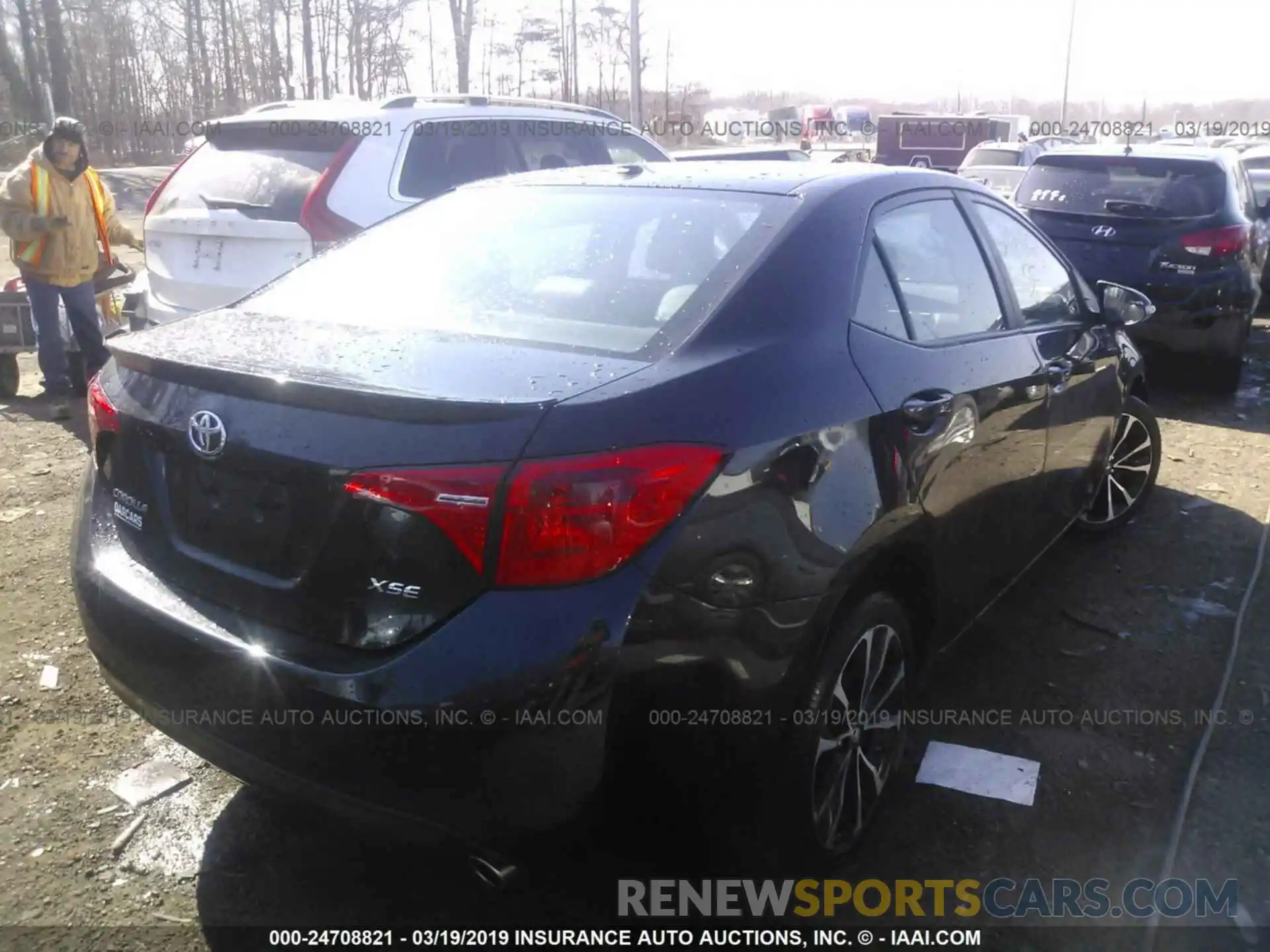 4 Photograph of a damaged car 2T1BURHE9KC153969 TOYOTA COROLLA 2019