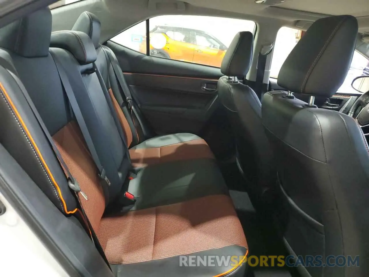 10 Photograph of a damaged car 2T1BURHE9KC154880 TOYOTA COROLLA 2019