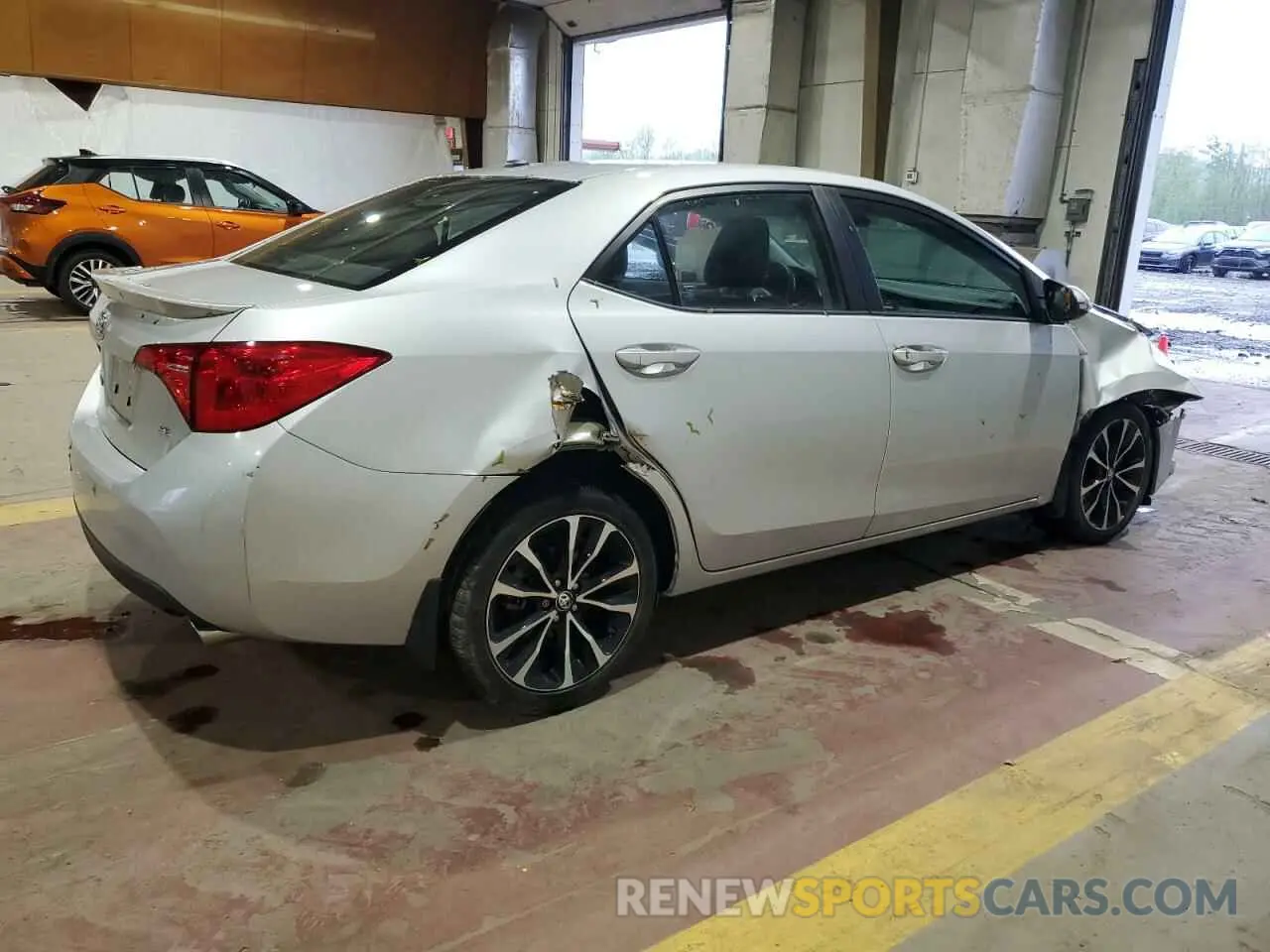3 Photograph of a damaged car 2T1BURHE9KC154880 TOYOTA COROLLA 2019