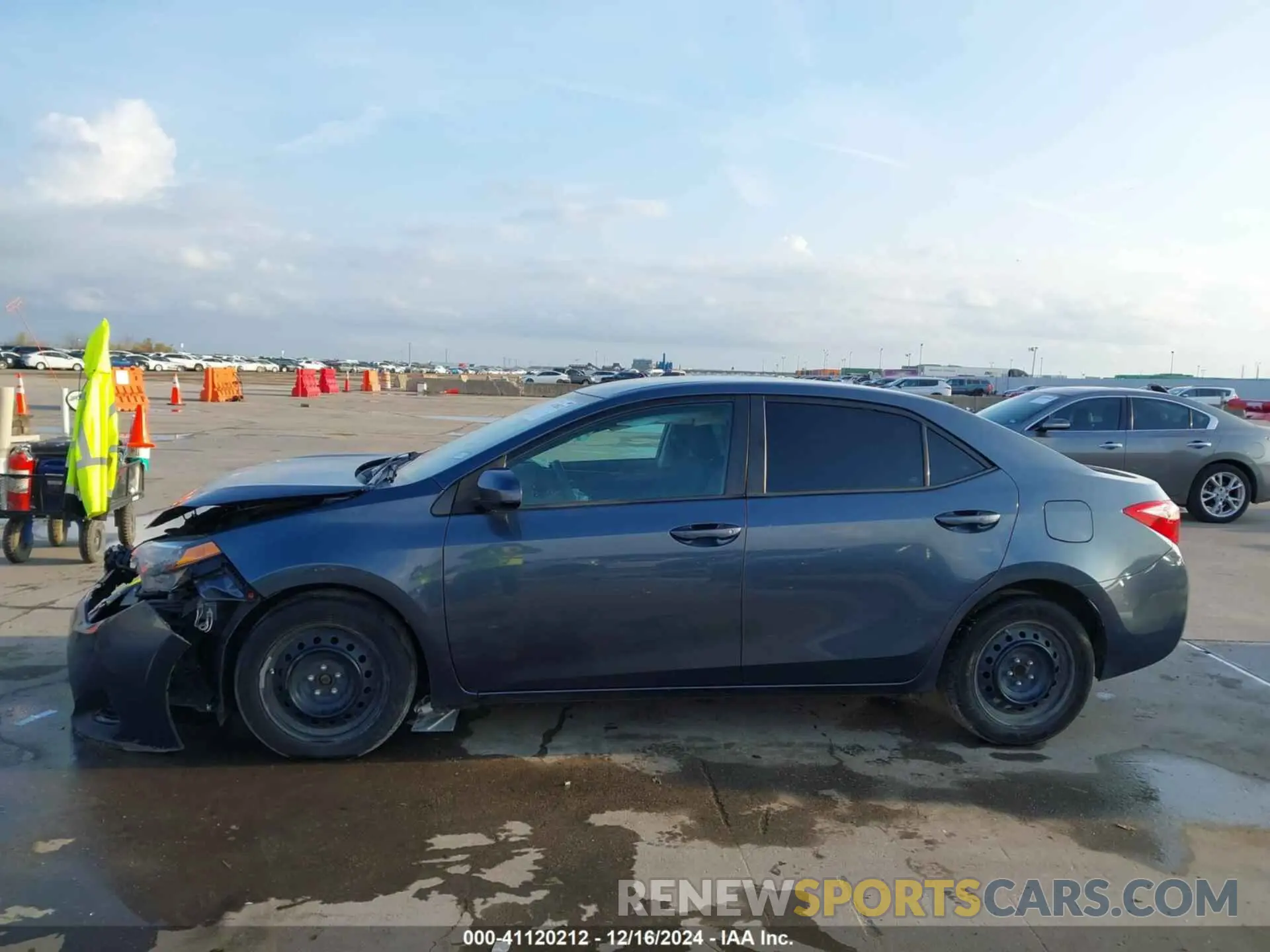 14 Photograph of a damaged car 2T1BURHE9KC157181 TOYOTA COROLLA 2019