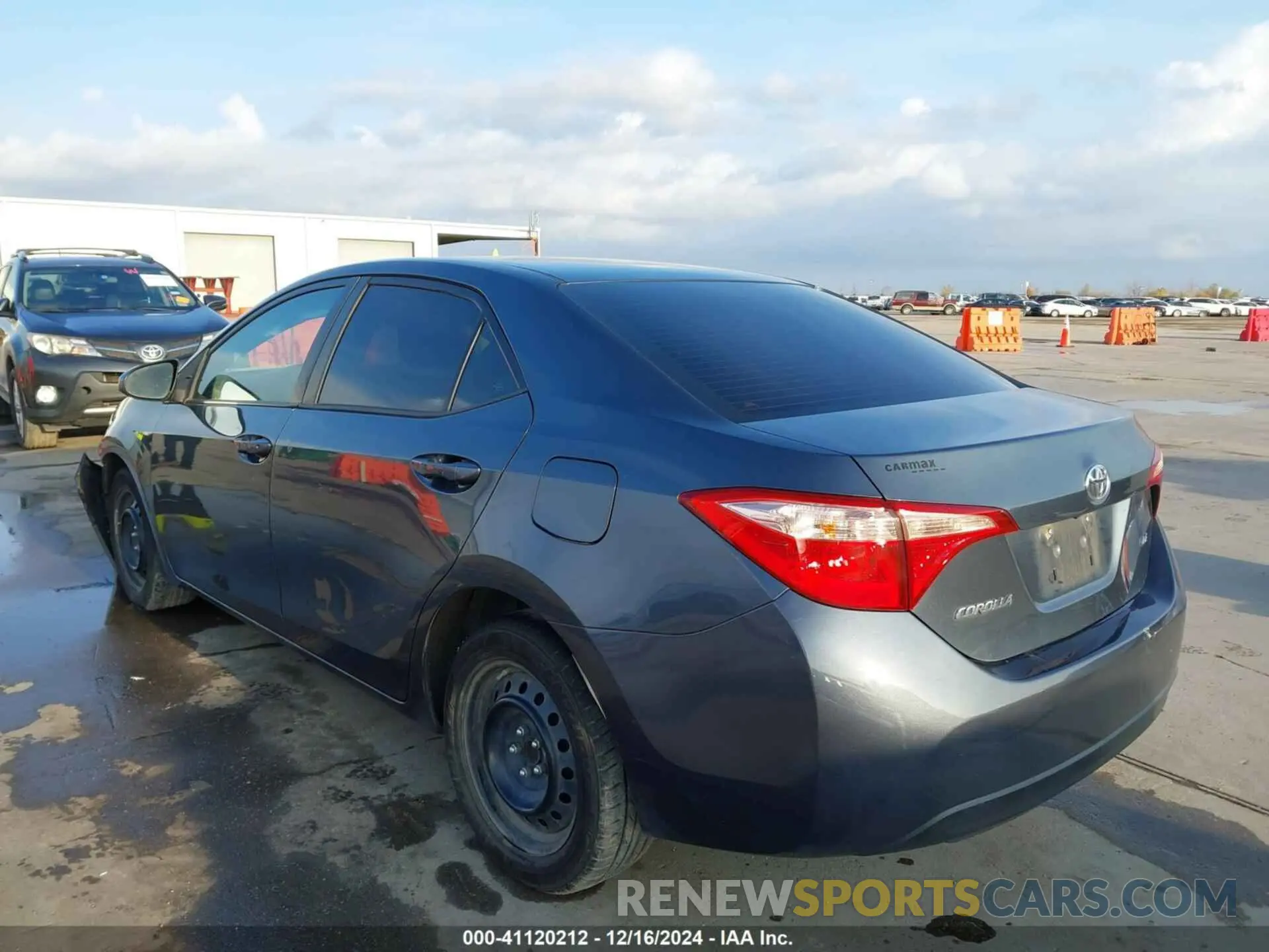 3 Photograph of a damaged car 2T1BURHE9KC157181 TOYOTA COROLLA 2019