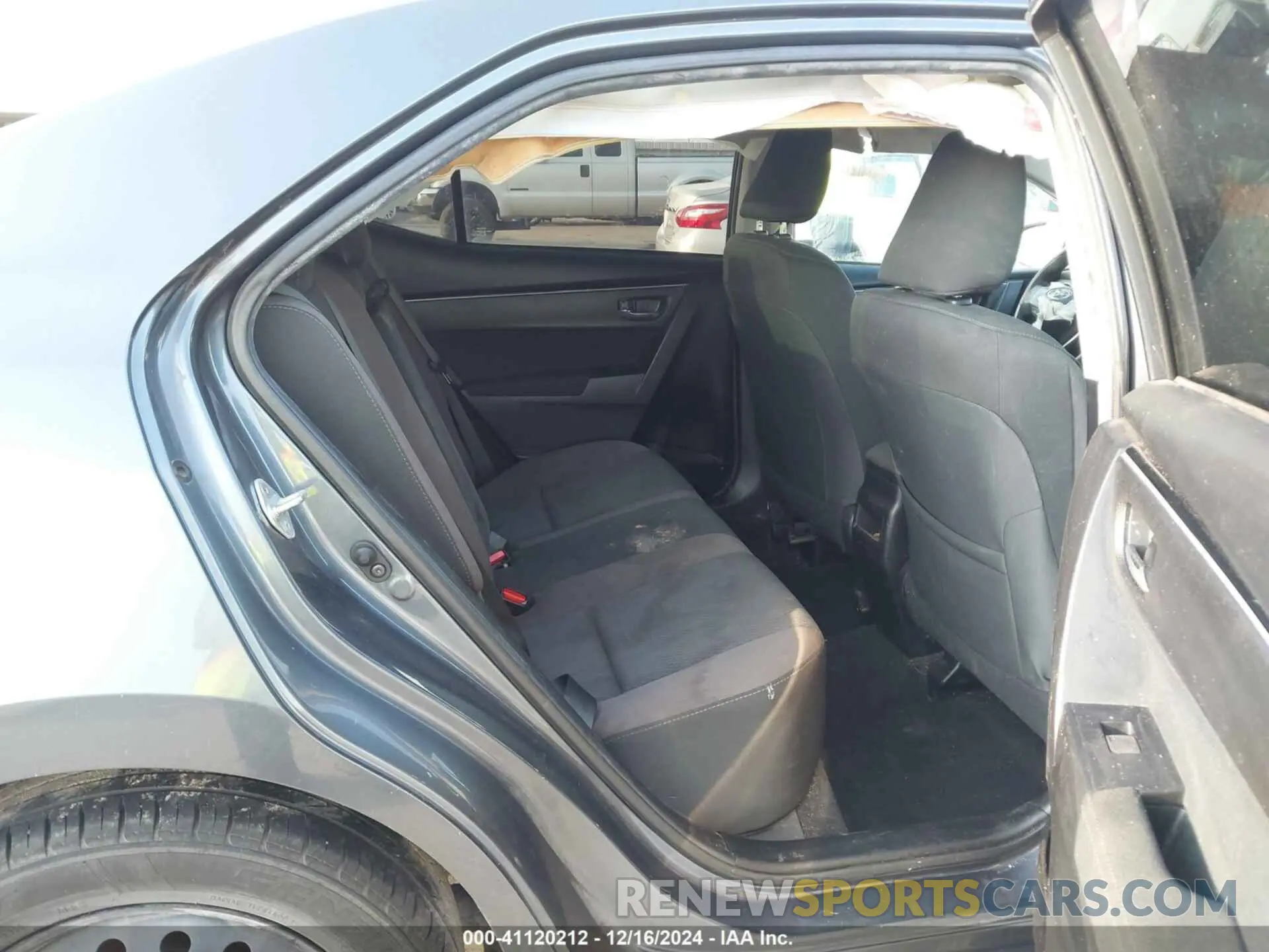 8 Photograph of a damaged car 2T1BURHE9KC157181 TOYOTA COROLLA 2019