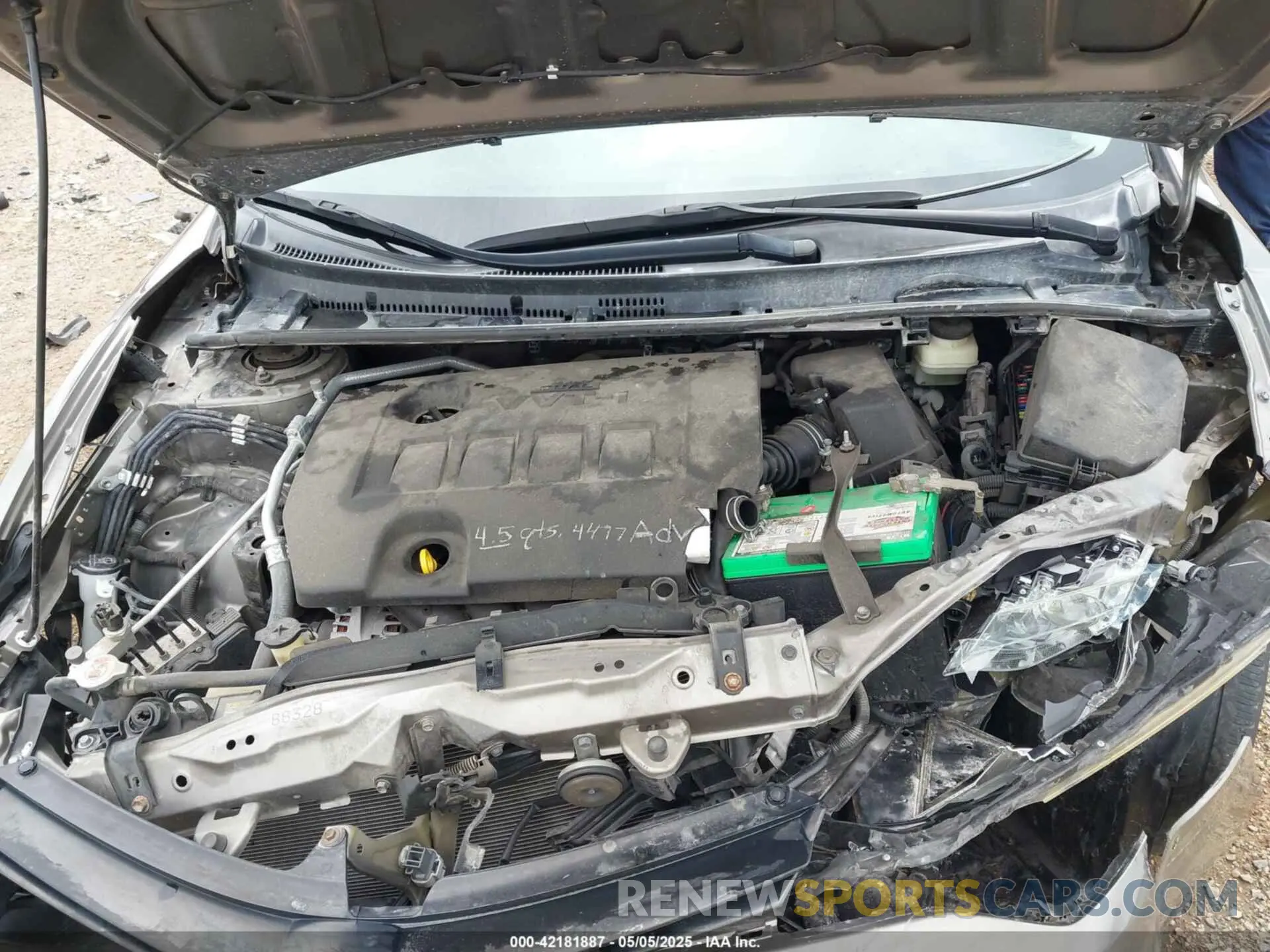 10 Photograph of a damaged car 2T1BURHE9KC160145 TOYOTA COROLLA 2019