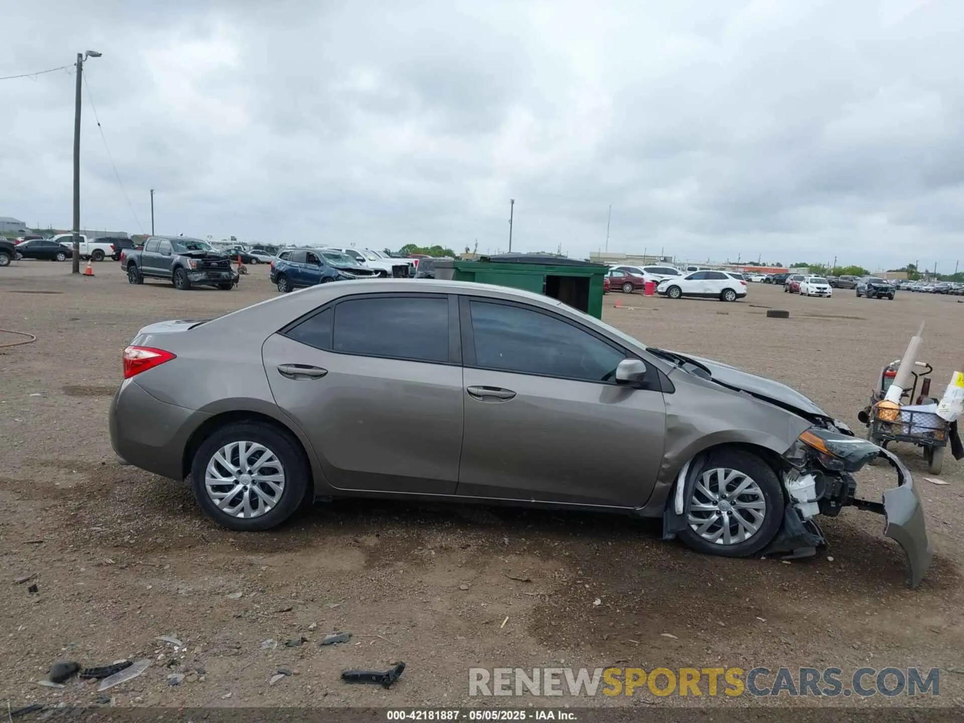 13 Photograph of a damaged car 2T1BURHE9KC160145 TOYOTA COROLLA 2019