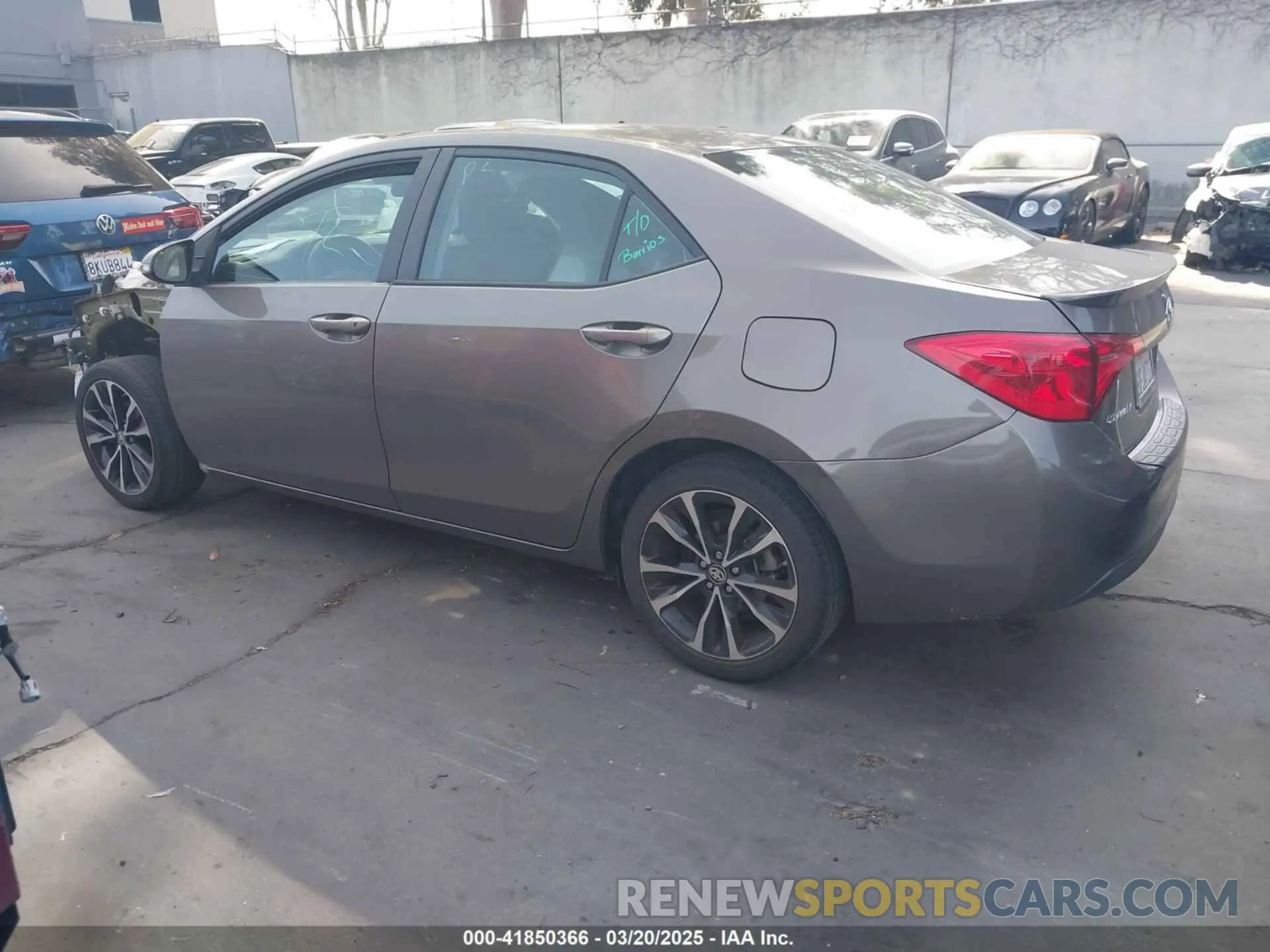 3 Photograph of a damaged car 2T1BURHE9KC163143 TOYOTA COROLLA 2019