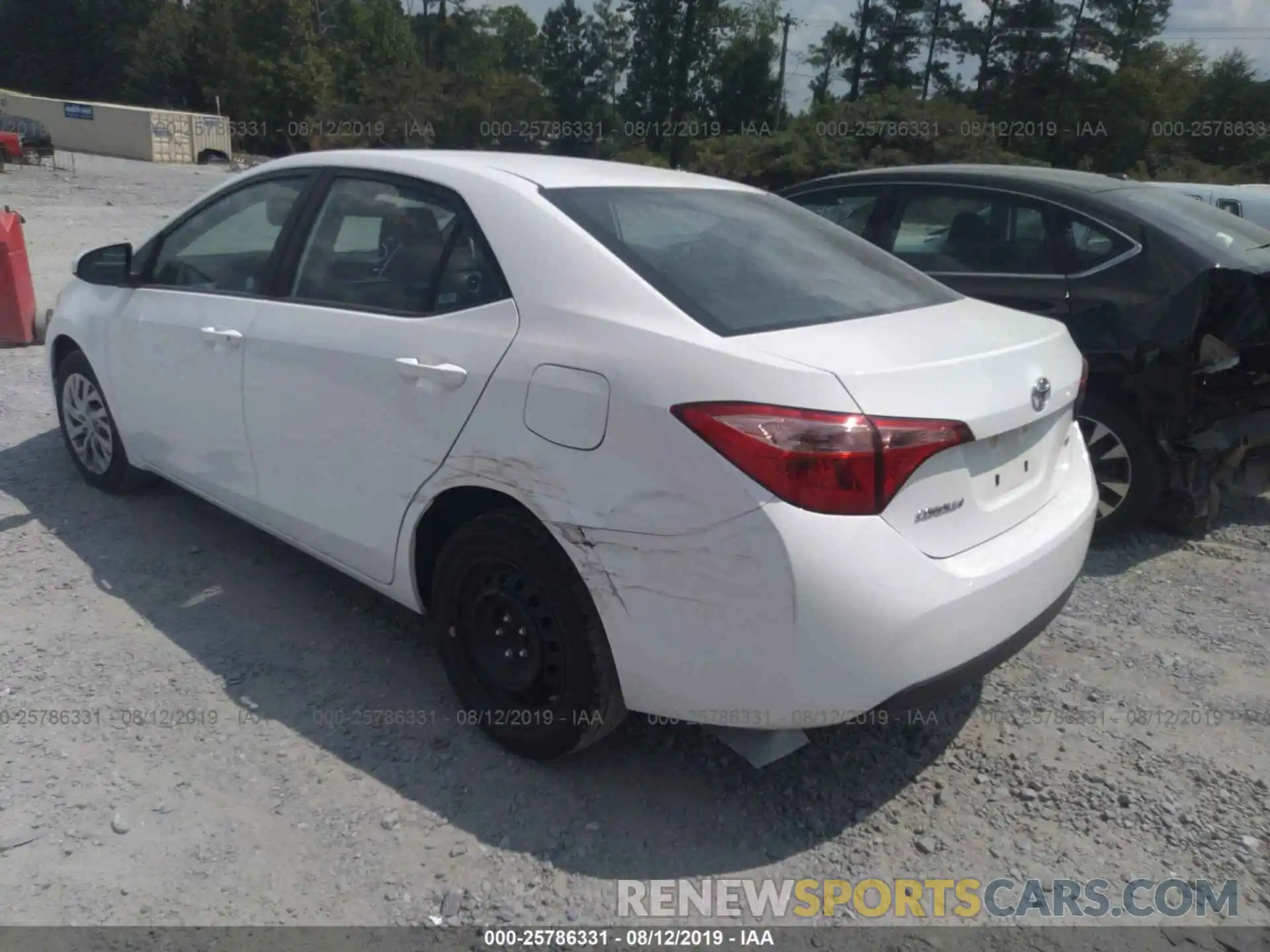 3 Photograph of a damaged car 2T1BURHE9KC163918 TOYOTA COROLLA 2019