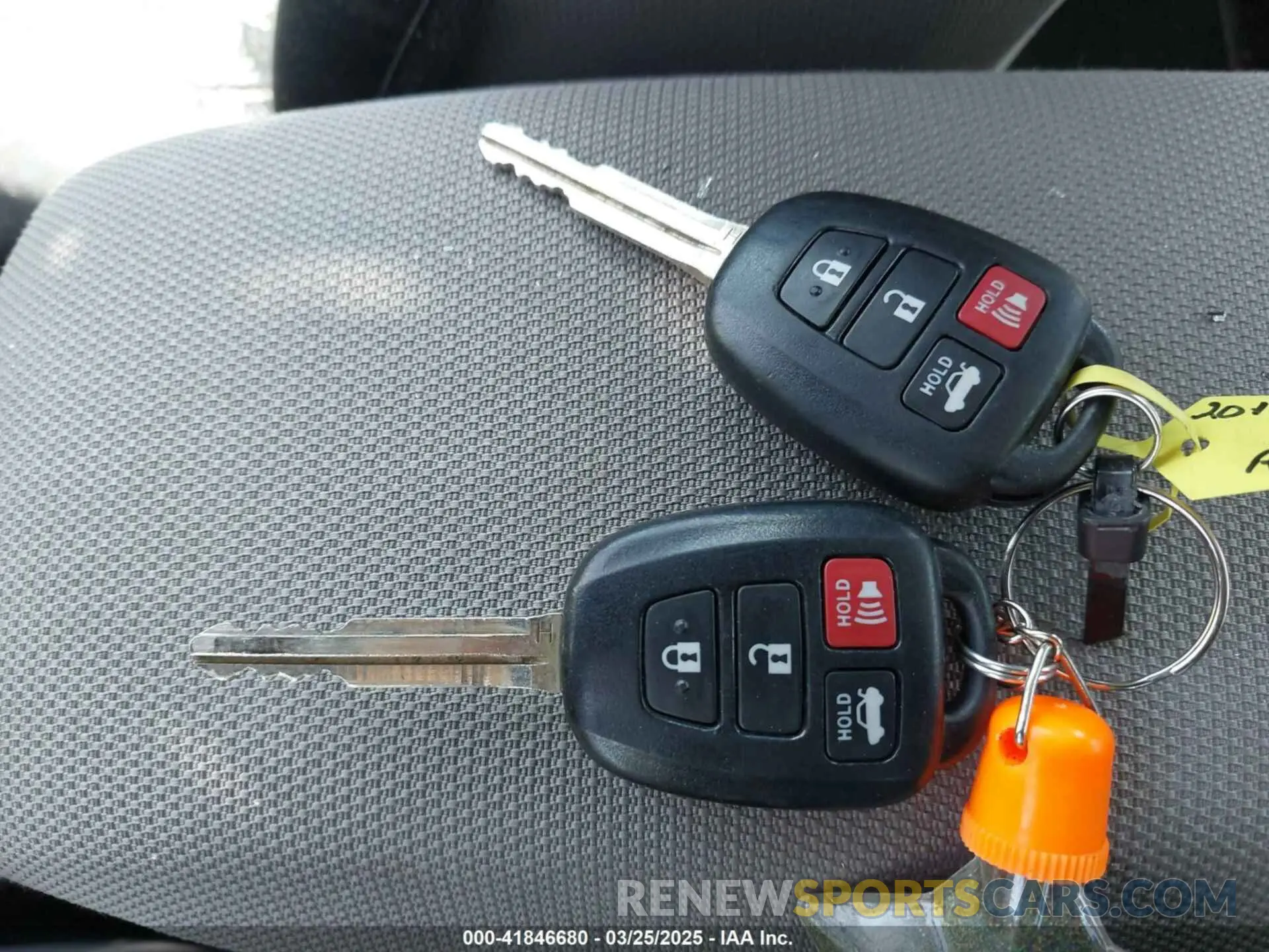 11 Photograph of a damaged car 2T1BURHE9KC167449 TOYOTA COROLLA 2019