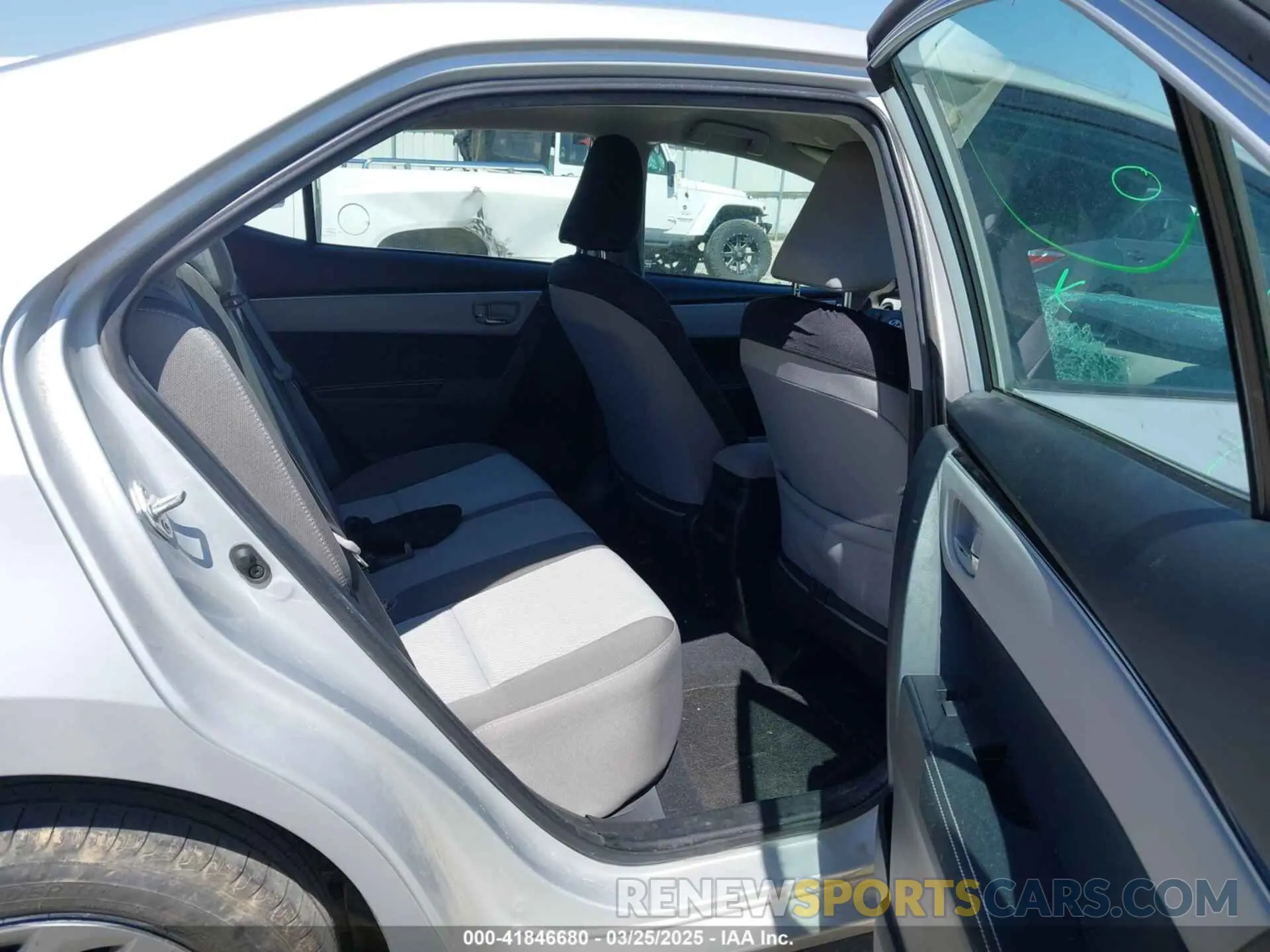 8 Photograph of a damaged car 2T1BURHE9KC167449 TOYOTA COROLLA 2019