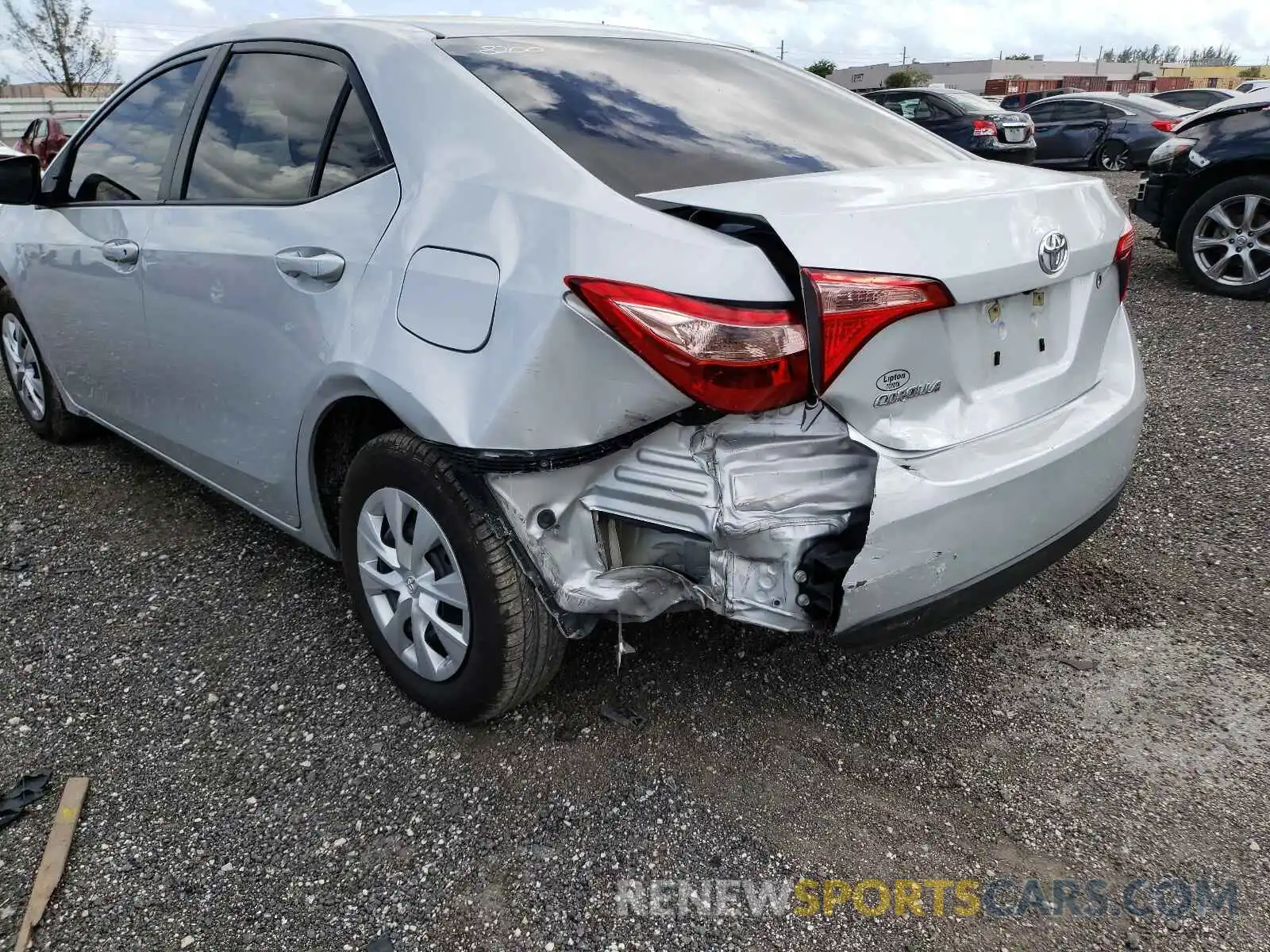 9 Photograph of a damaged car 2T1BURHE9KC168200 TOYOTA COROLLA 2019