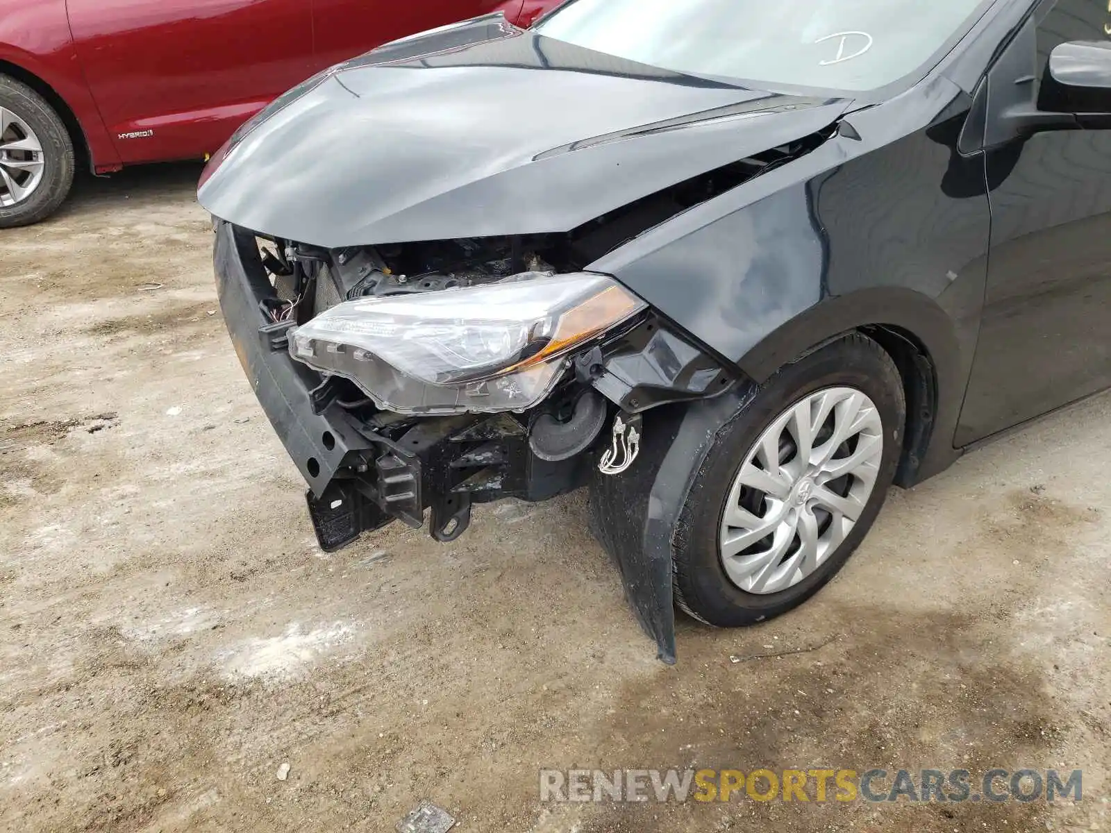 9 Photograph of a damaged car 2T1BURHE9KC173610 TOYOTA COROLLA 2019