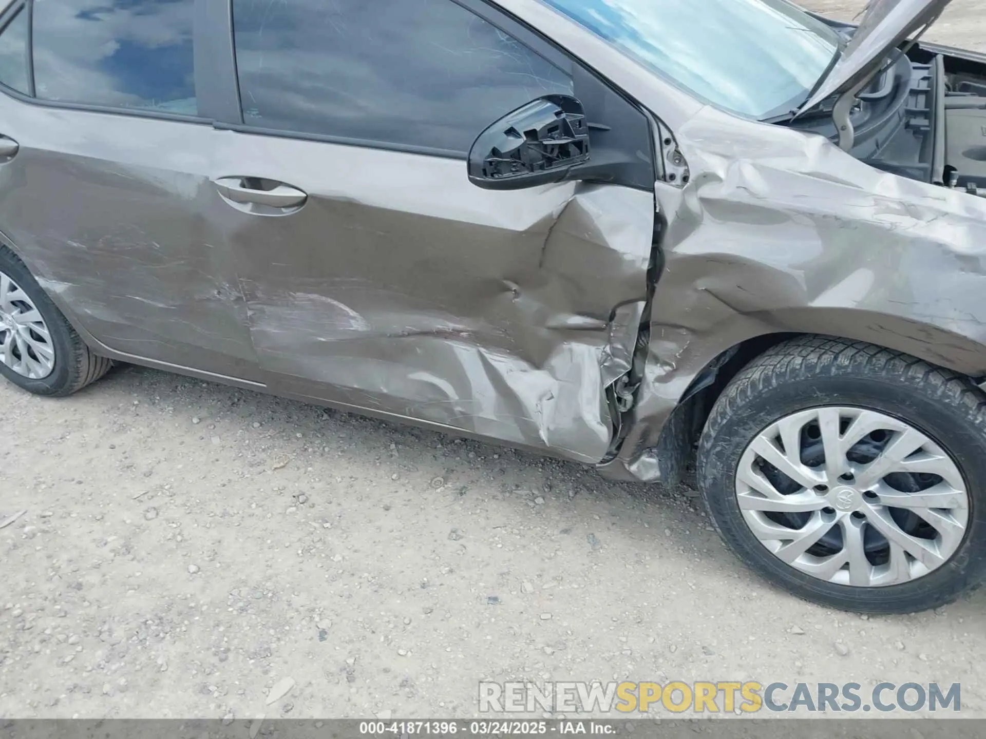 6 Photograph of a damaged car 2T1BURHE9KC173963 TOYOTA COROLLA 2019