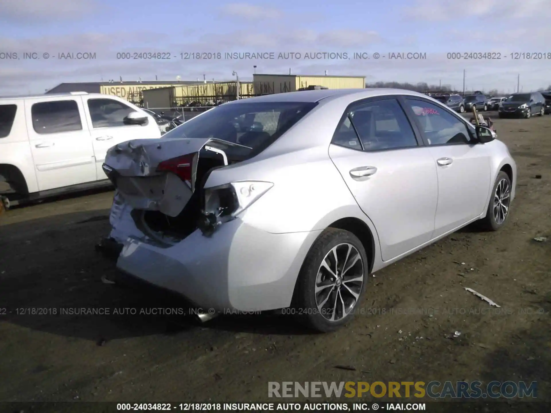 4 Photograph of a damaged car 2T1BURHE9KC174174 Toyota Corolla 2019